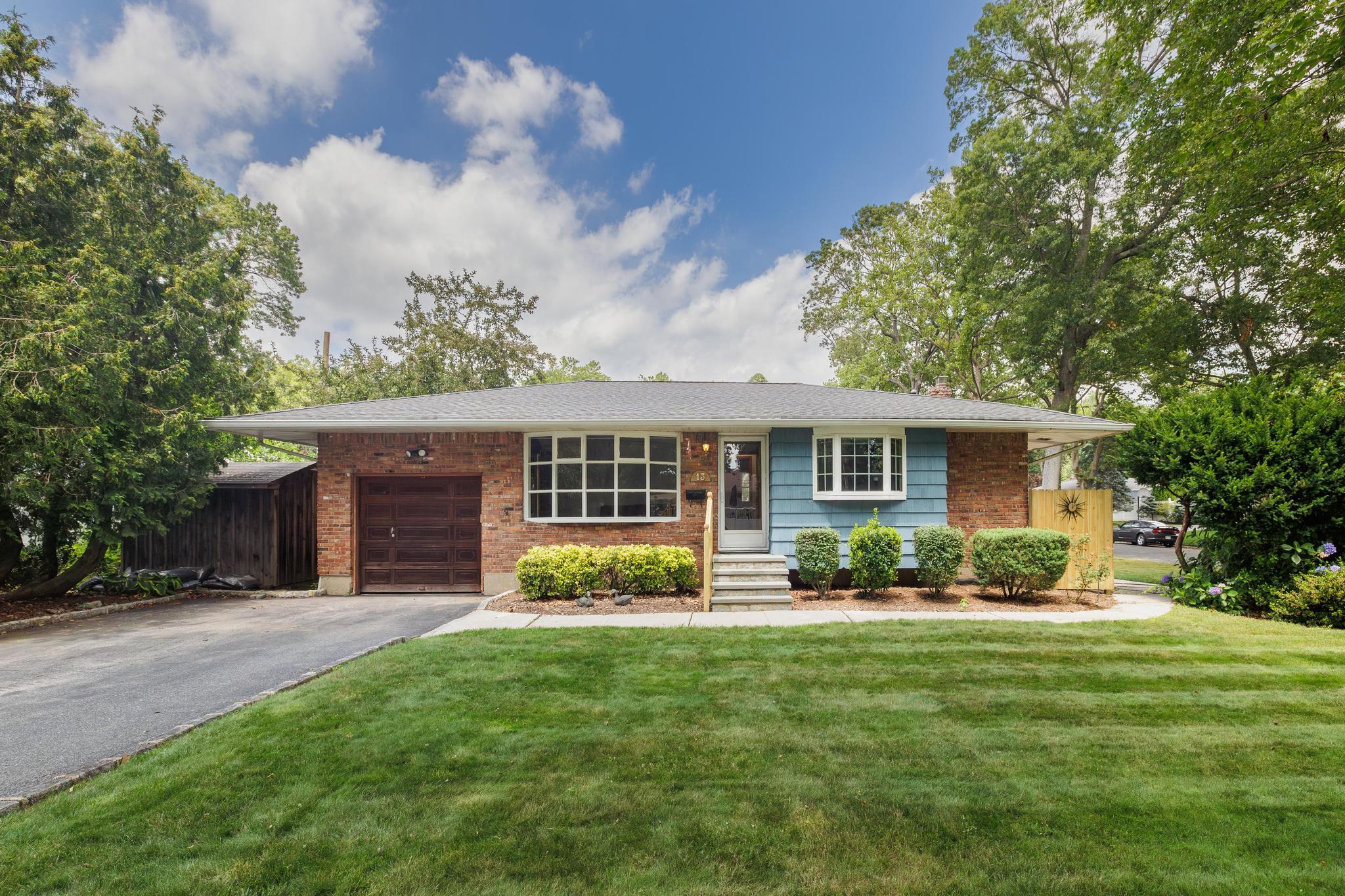 #1 photo, 13 Pebble Lane, 東長島 亨廷顿站 Huntington Station , NY 11746