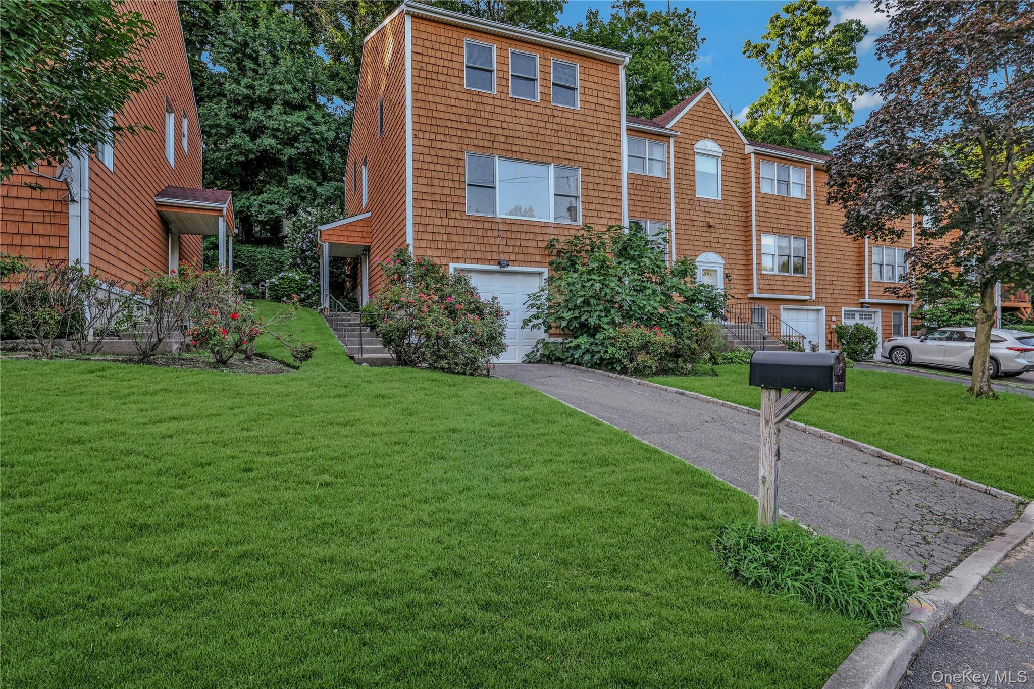 #1 photo, 24 Herb Hill Road, ناسو Glen Cove , NY 11542