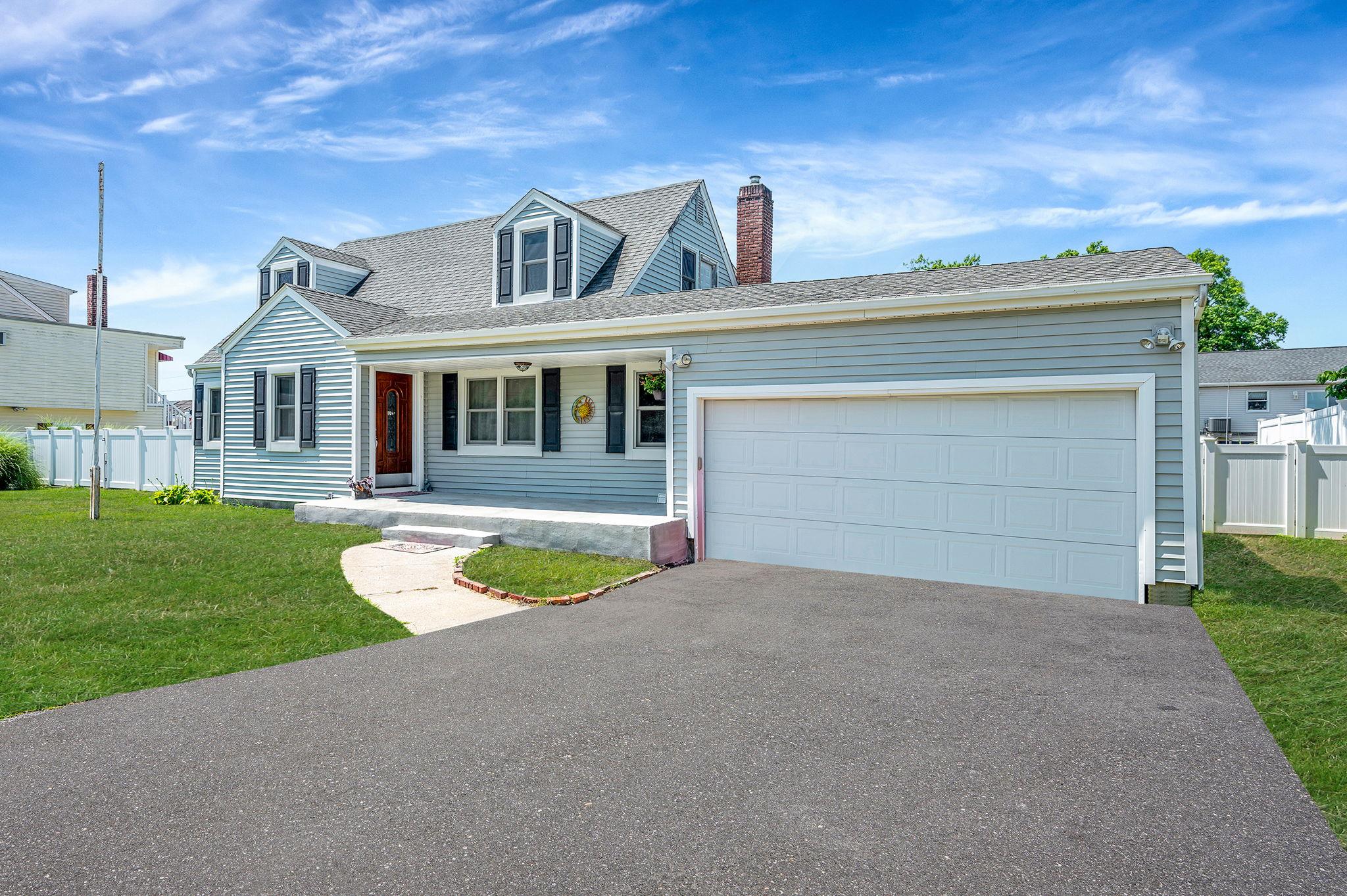 #1 photo, 2656 Seminole Avenue, Seaford , NY 11783