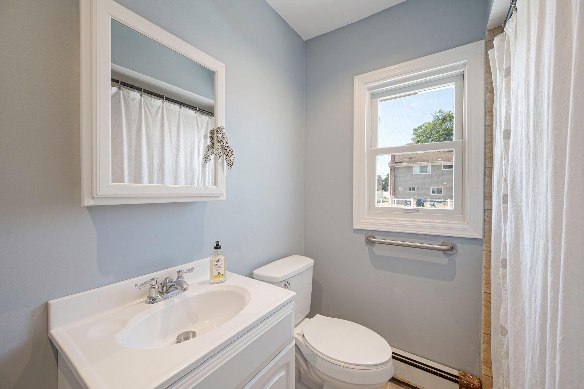 #19 photo, 2656 Seminole Avenue, ナッソー郡 Seaford , NY 11783