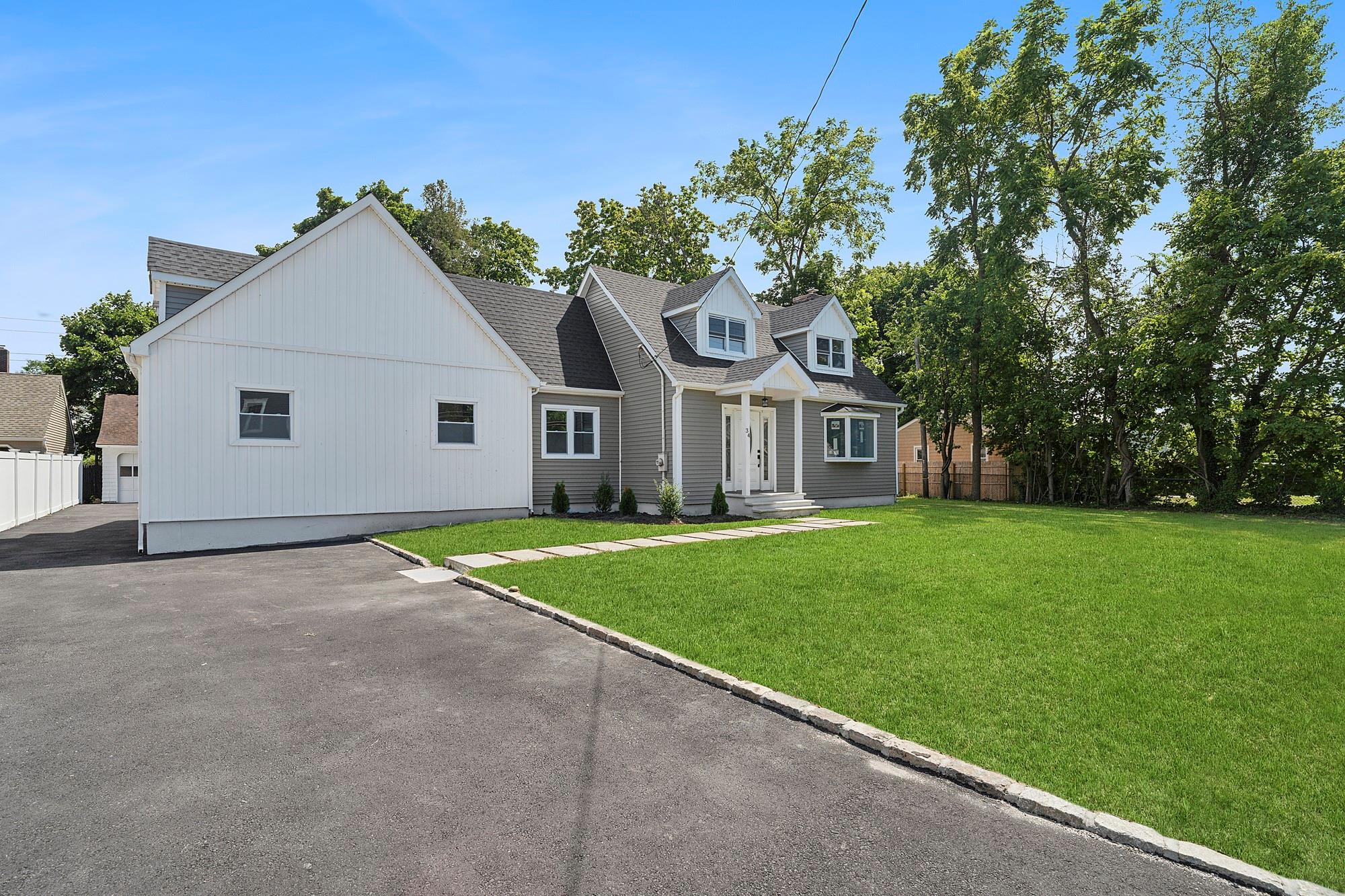 #1 photo, 34 Smith Street, Greenlawn , NY 11740