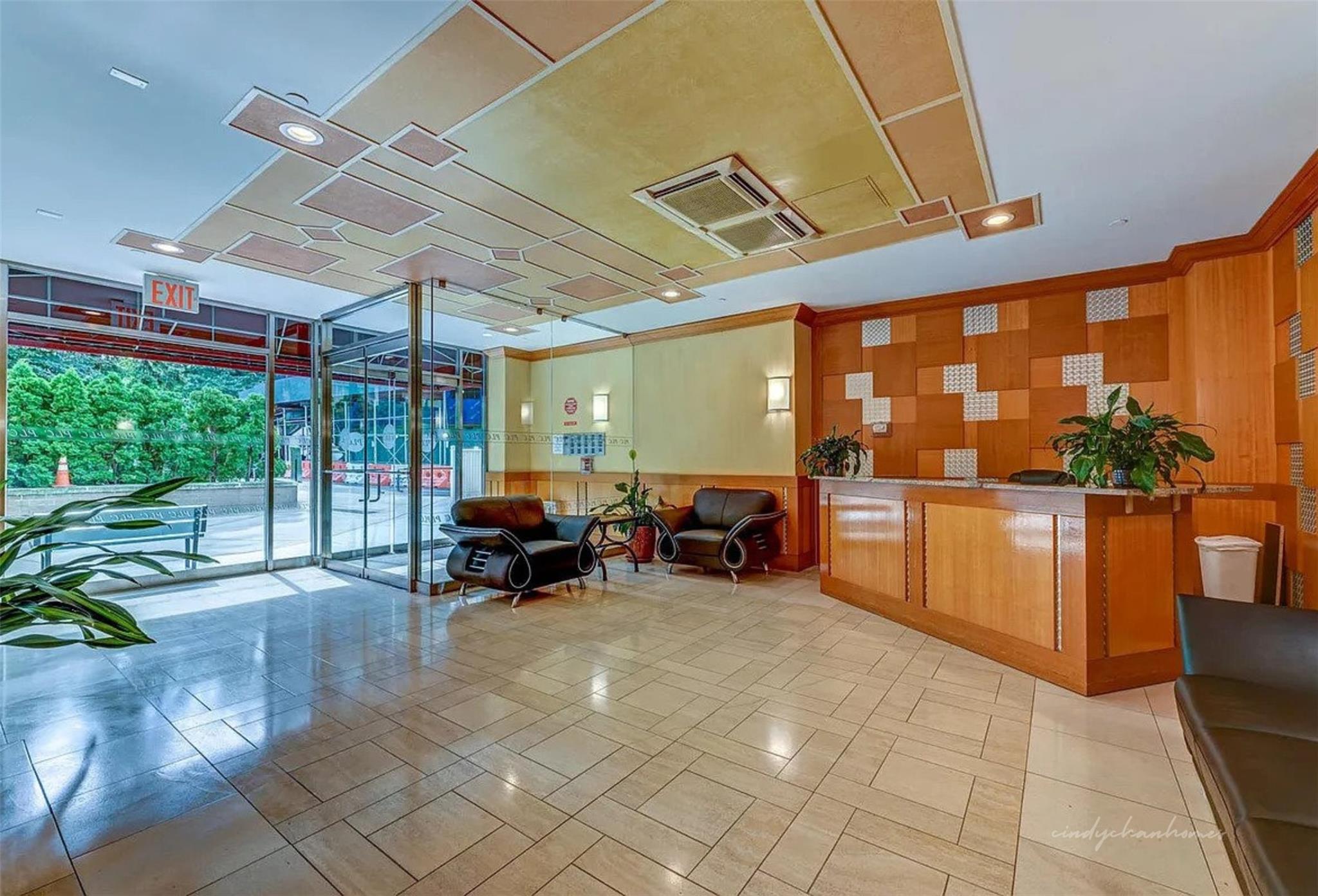 #2 photo, 116-24 Grosvenor Lane, Kew Gardens , NY 11415