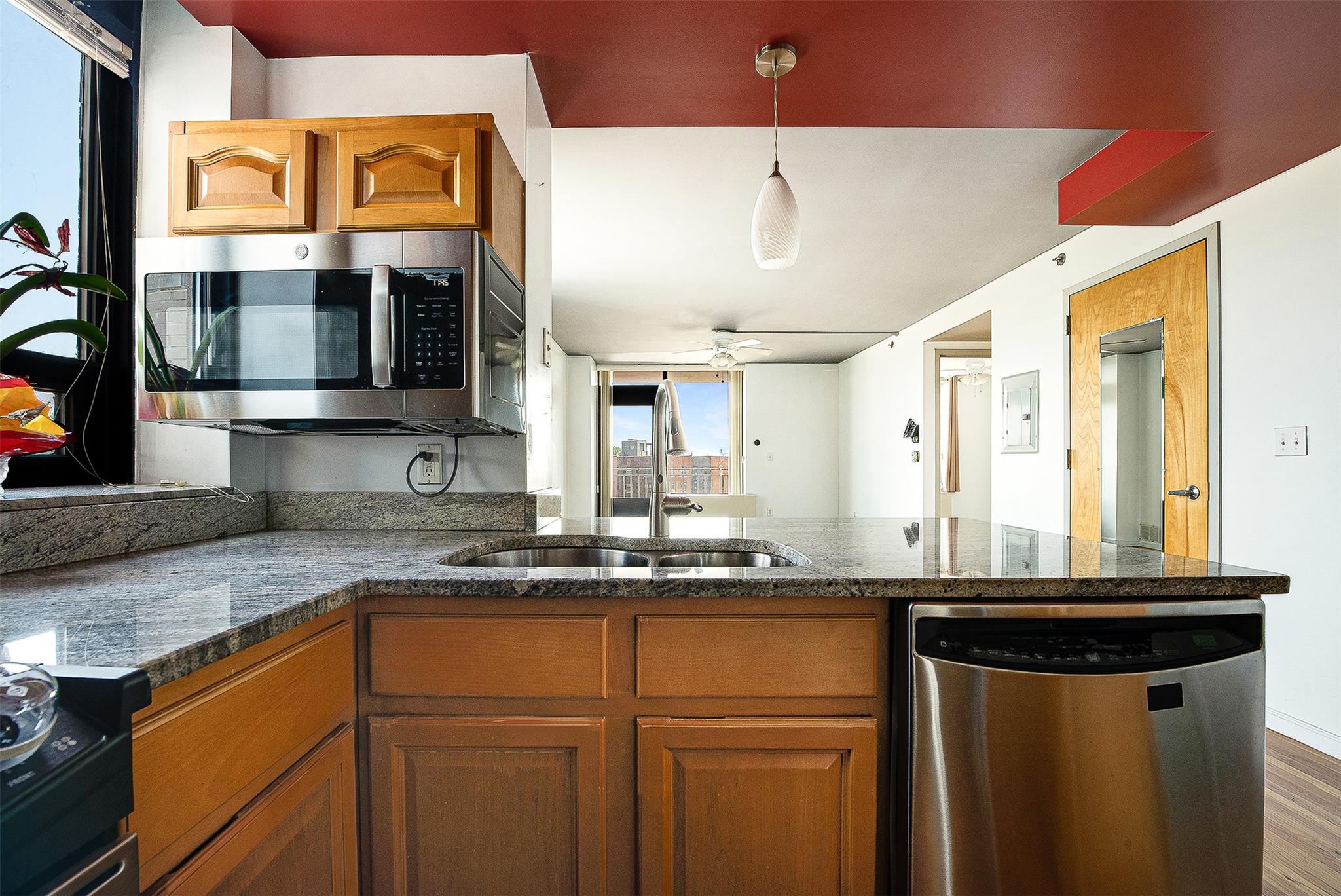 #8 photo, 116-24 Grosvenor Lane, Kew Gardens , NY 11415