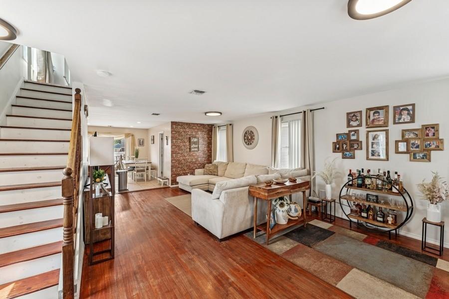 #3 photo, 76 Oakley Avenue, Elmont , NY 11003