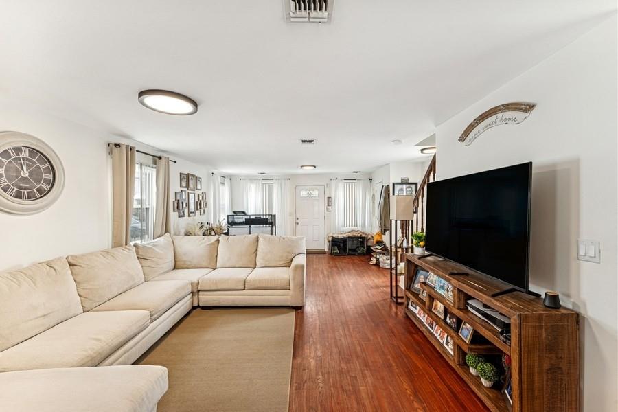 #5 photo, 76 Oakley Avenue, Elmont , NY 11003