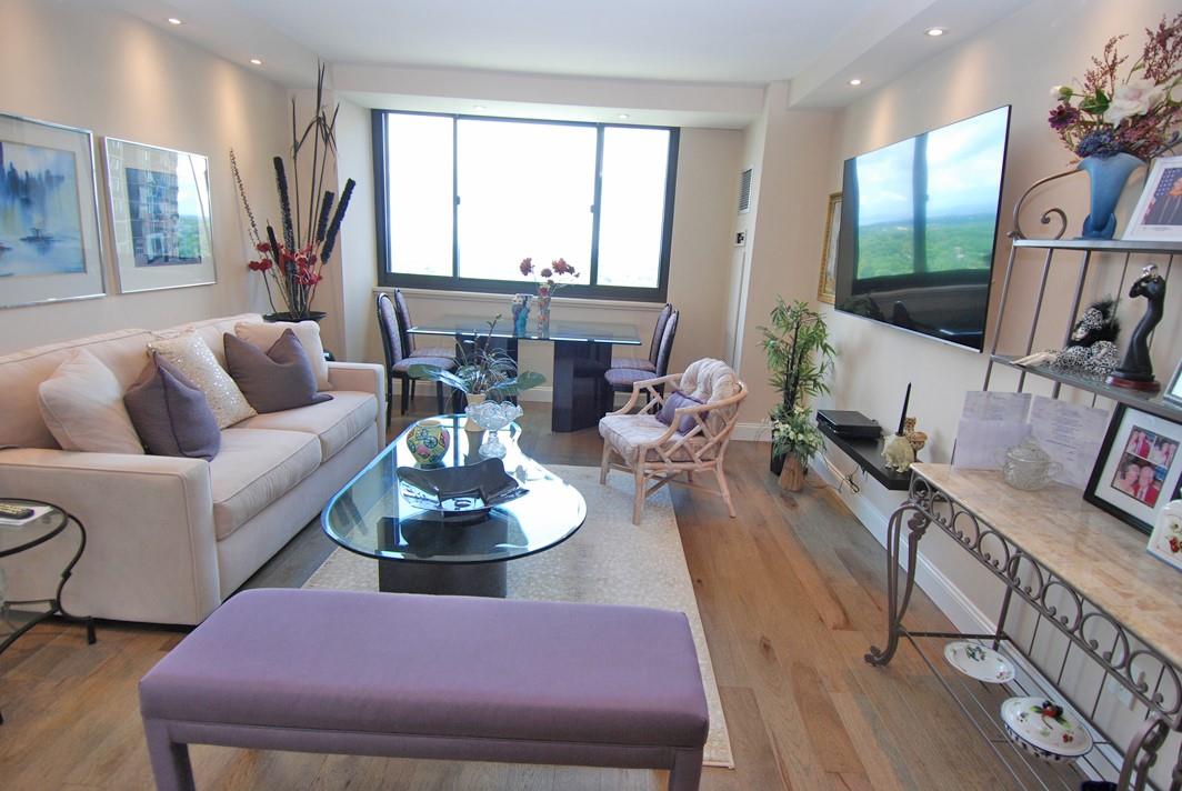 #3 photo, 27010 Grand Central Parkway, クイーンズ区 Floral Park , NY 11005