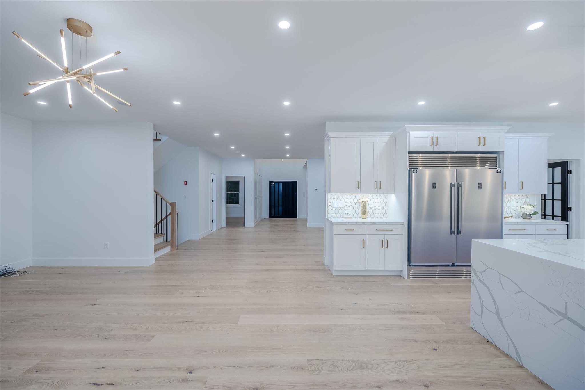 #17 photo, 9 Friends Lane, Westbury , NY 11590