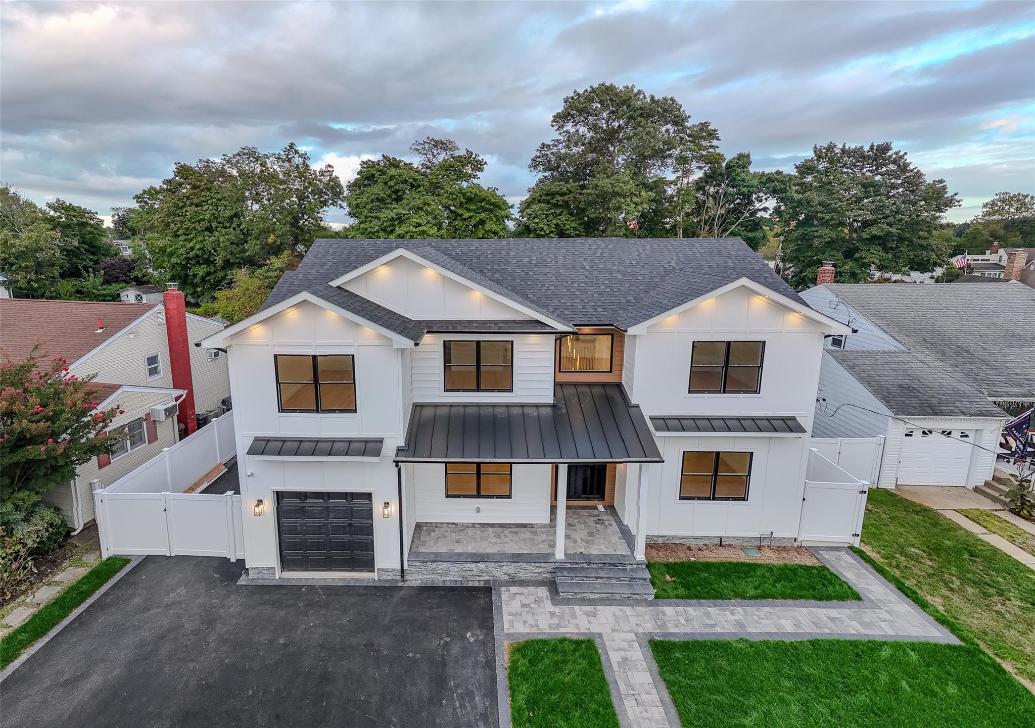 #2 photo, 9 Friends Lane, Westbury , NY 11590