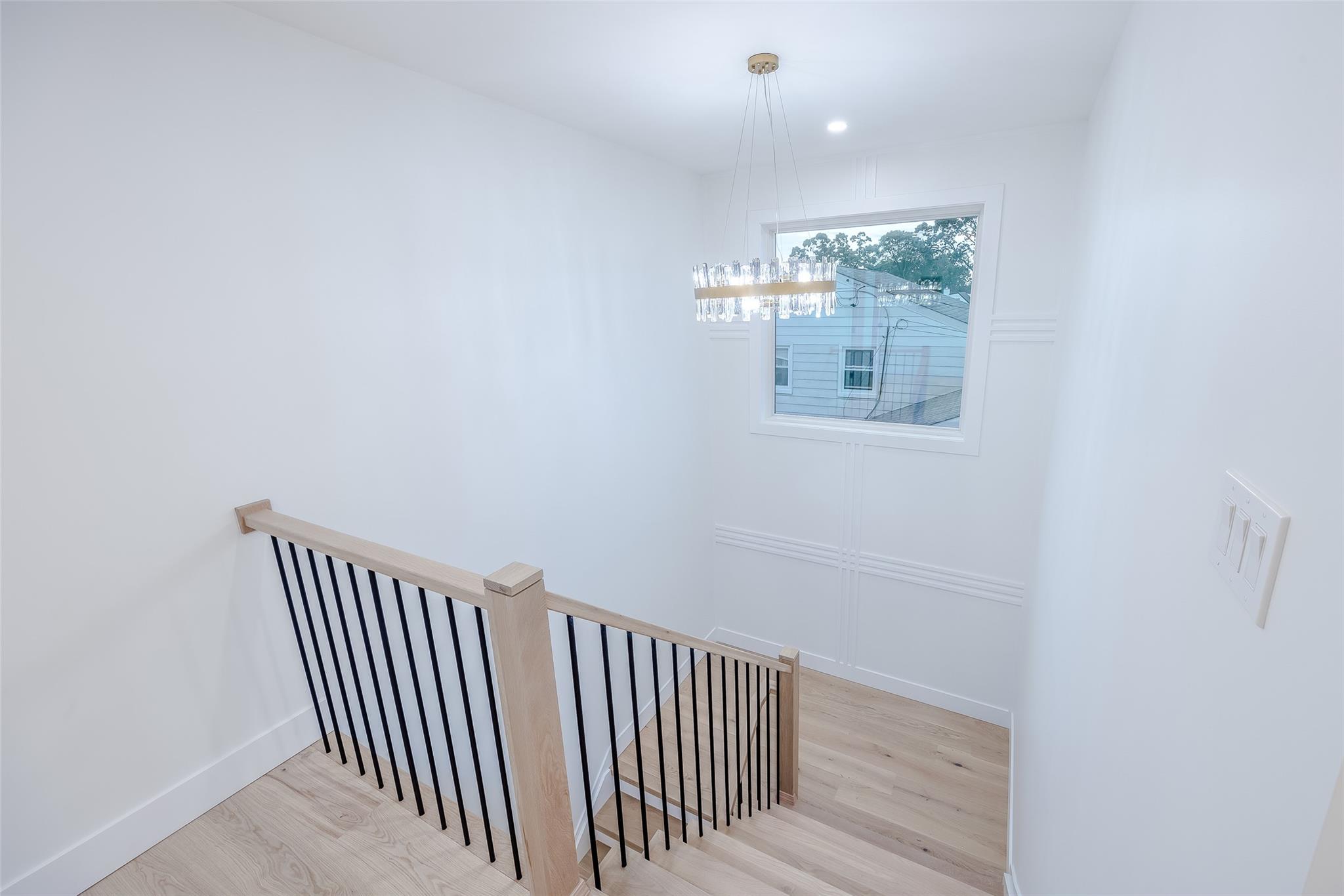 #20 photo, 9 Friends Lane, Westbury , NY 11590