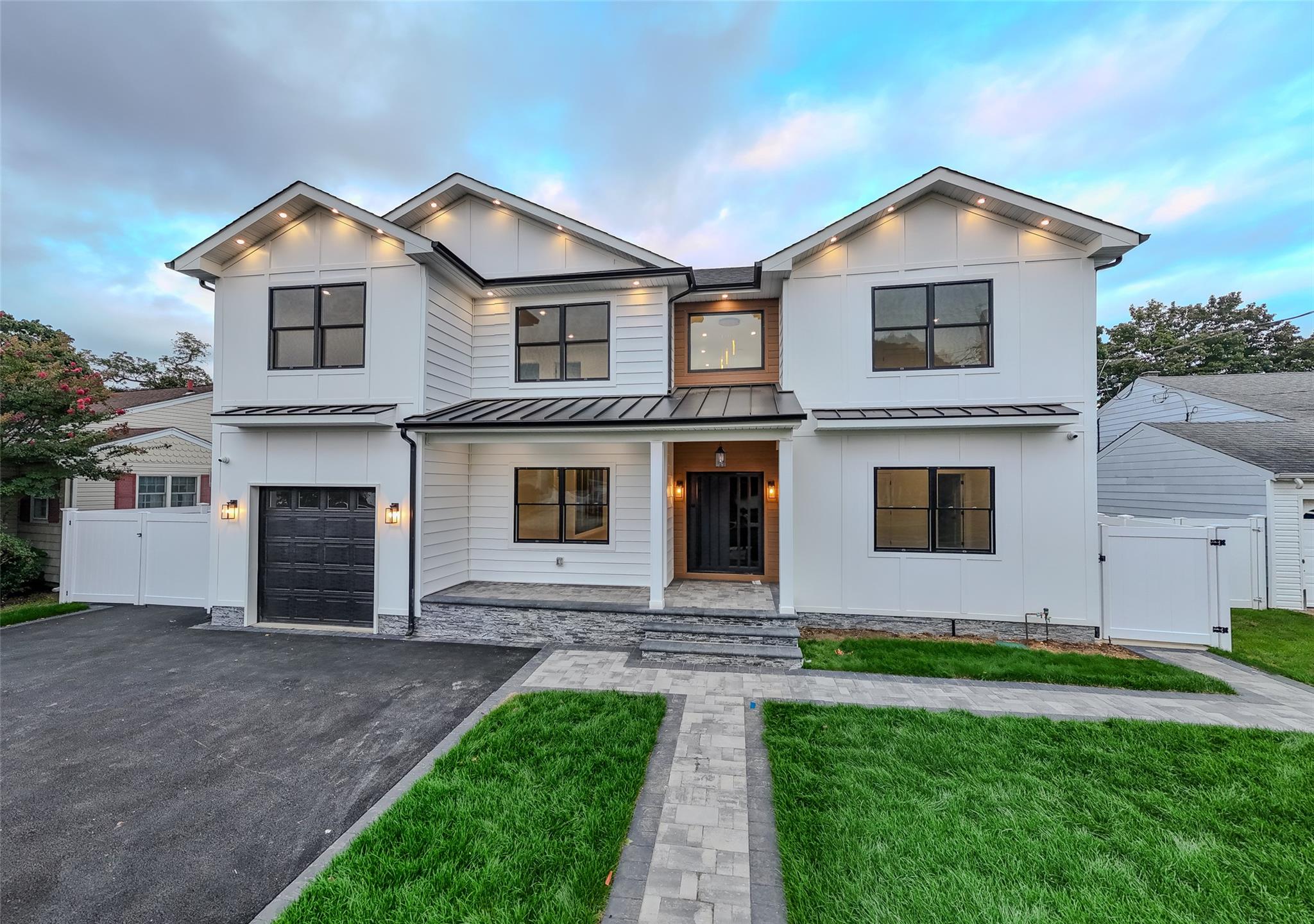 #4 photo, 9 Friends Lane, Westbury , NY 11590