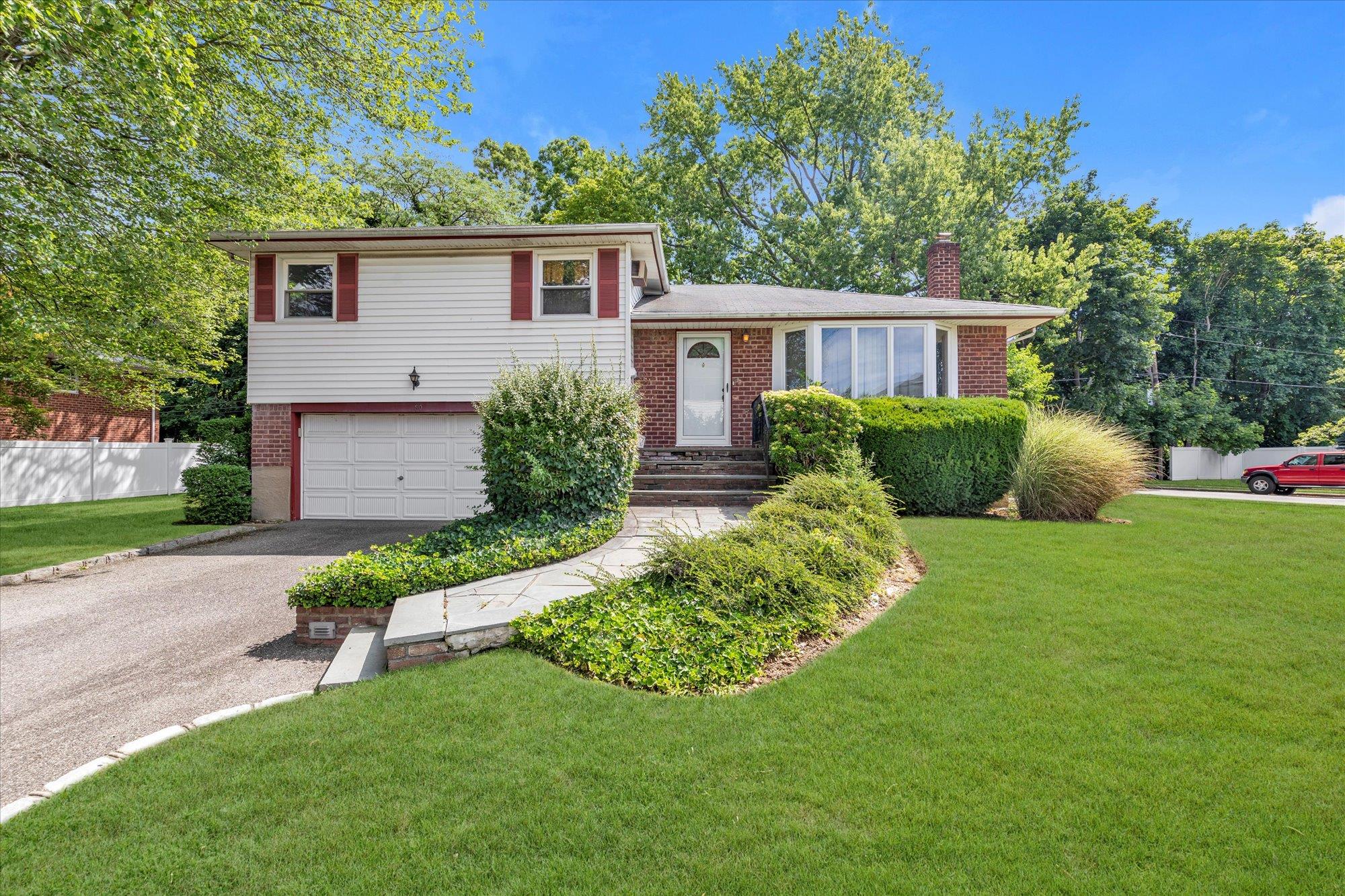 #1 photo, 80 Winthrop Road, Plainview , NY 11803