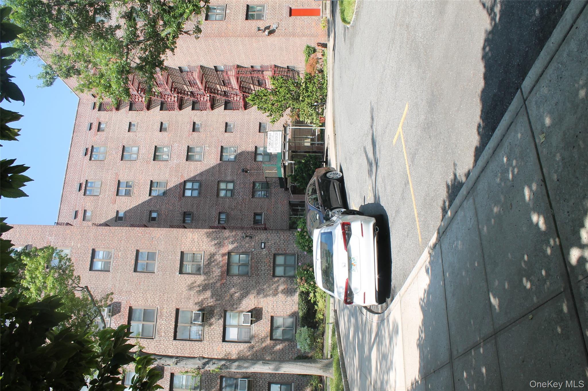 #15 photo, 86-70 Francis Lewis Blvd, クイーンズ区 Queens Village , NY 11427