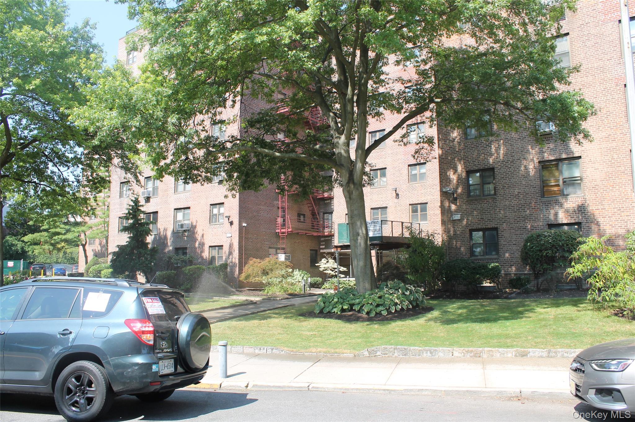 #17 photo, 86-70 Francis Lewis Blvd, クイーンズ区 Queens Village , NY 11427