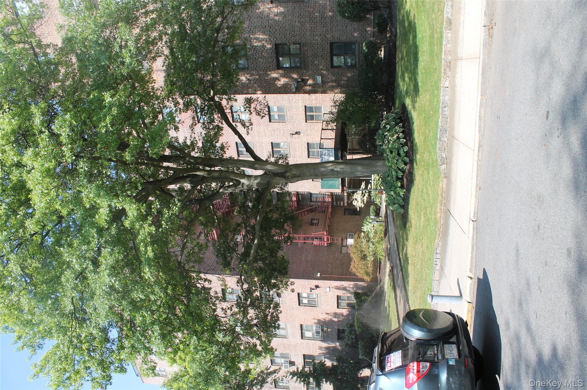 #18 photo, 86-70 Francis Lewis Blvd, クイーンズ区 Queens Village , NY 11427