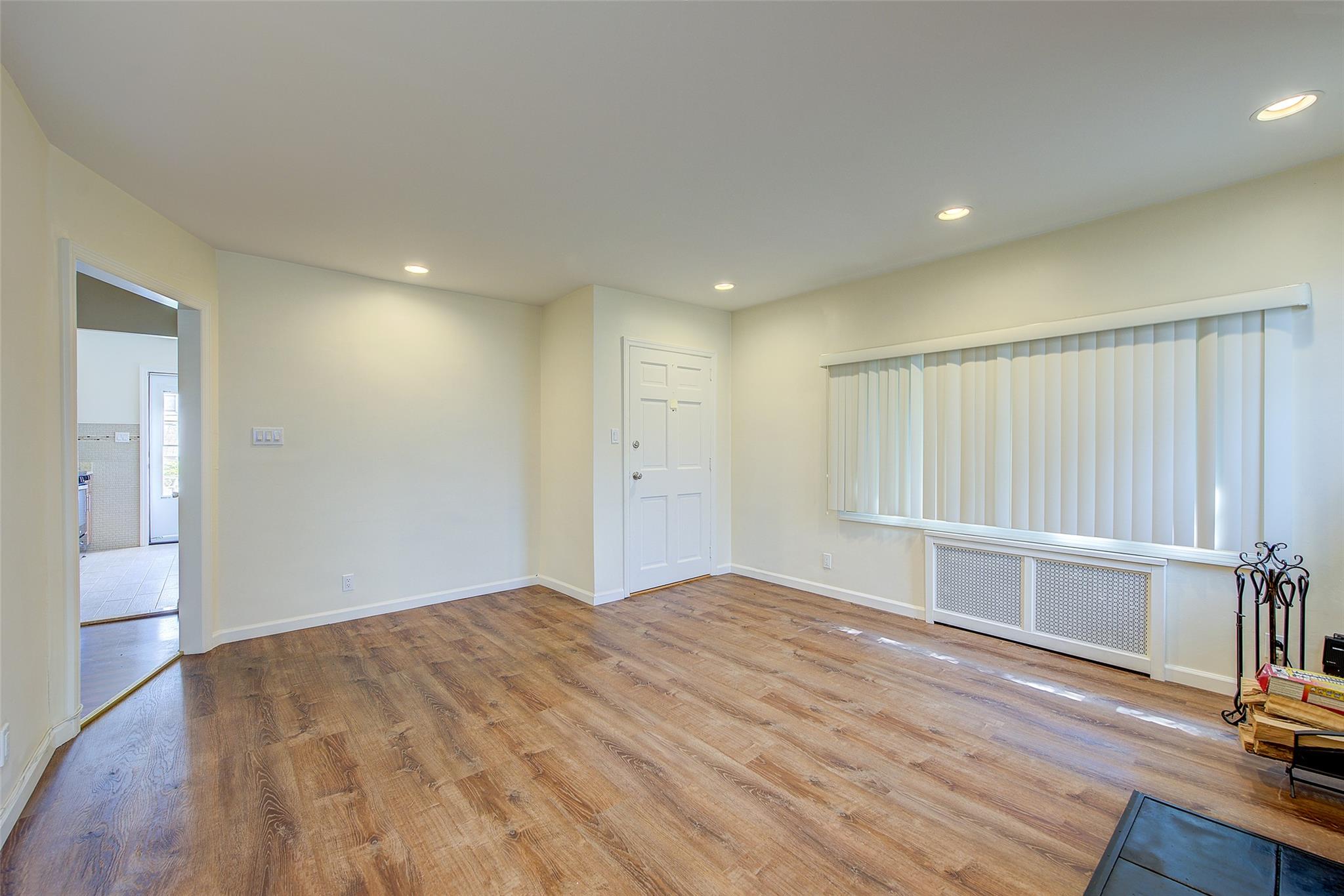 #12 photo, 4843 201st Street, كوينز Bayside , NY 11364