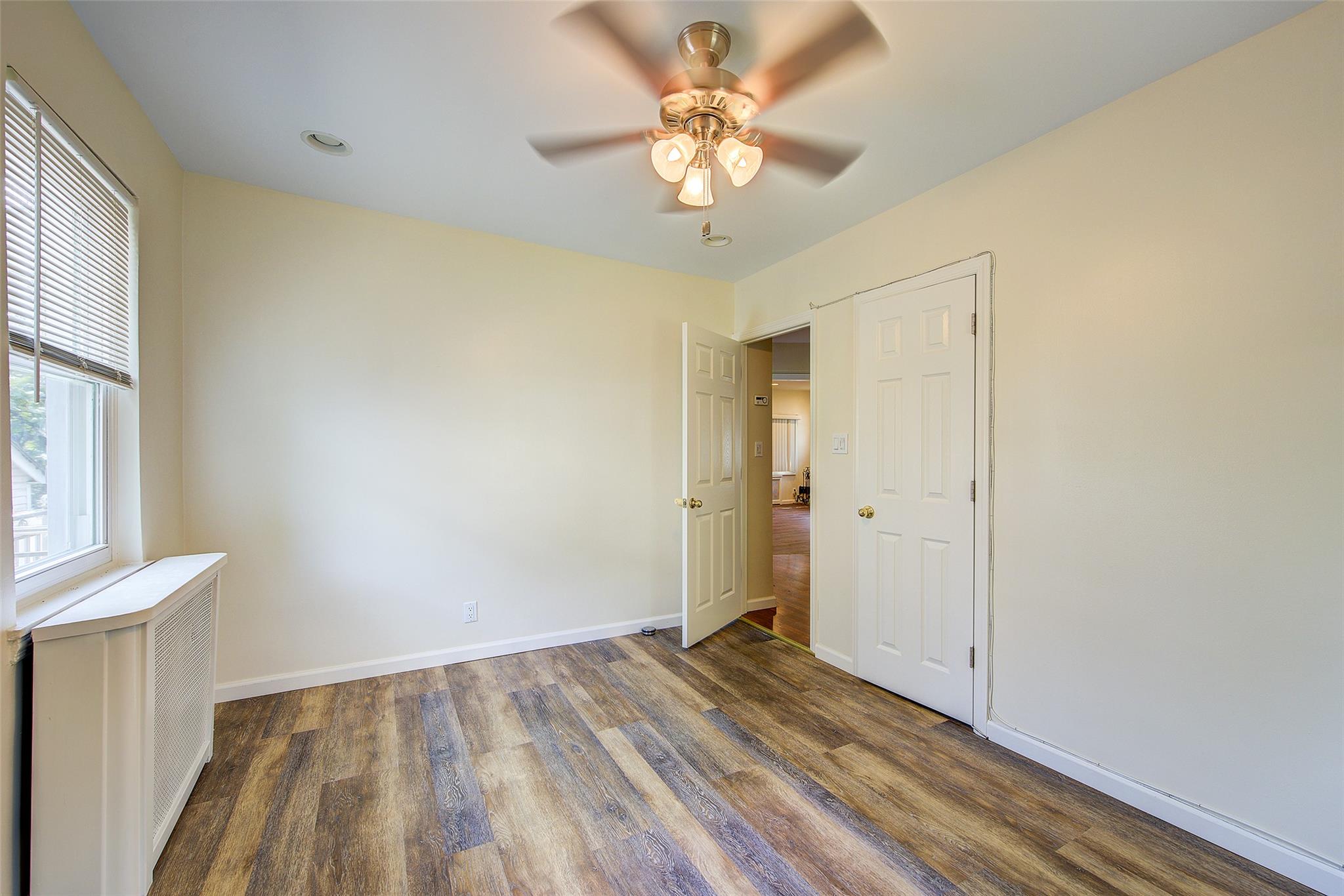 #18 photo, 4843 201st Street, كوينز Bayside , NY 11364