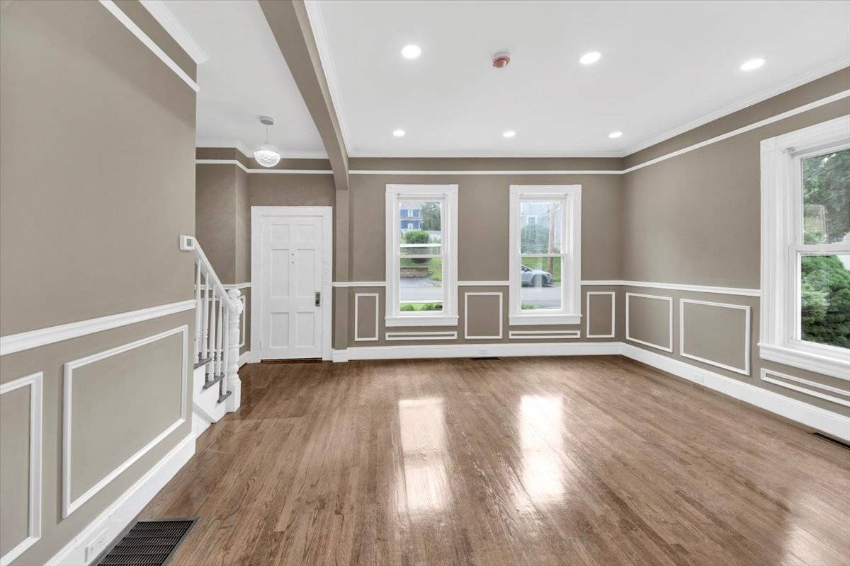 #5 photo, 233 Brady Ave, Hawthorne , NY 10532