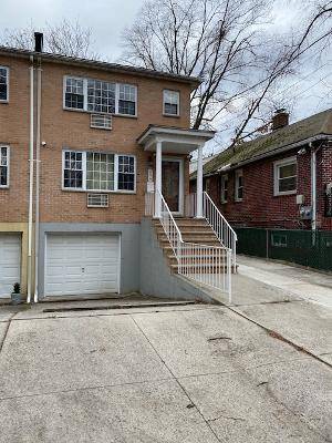 #1 photo, 256 Leland Ave, Clason Point , NY 10473