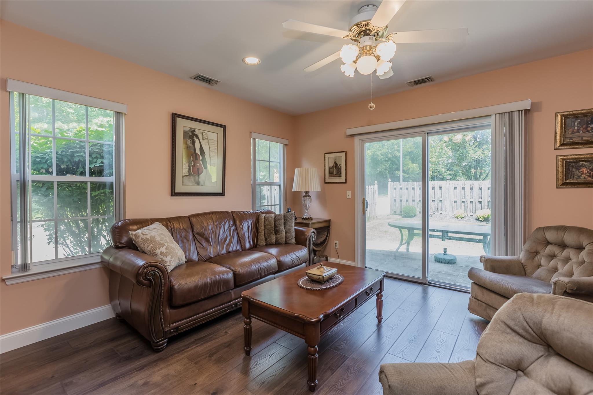 #11 photo, 1 Kate Circle, サフォーク郡 Middle Island , NY 11953