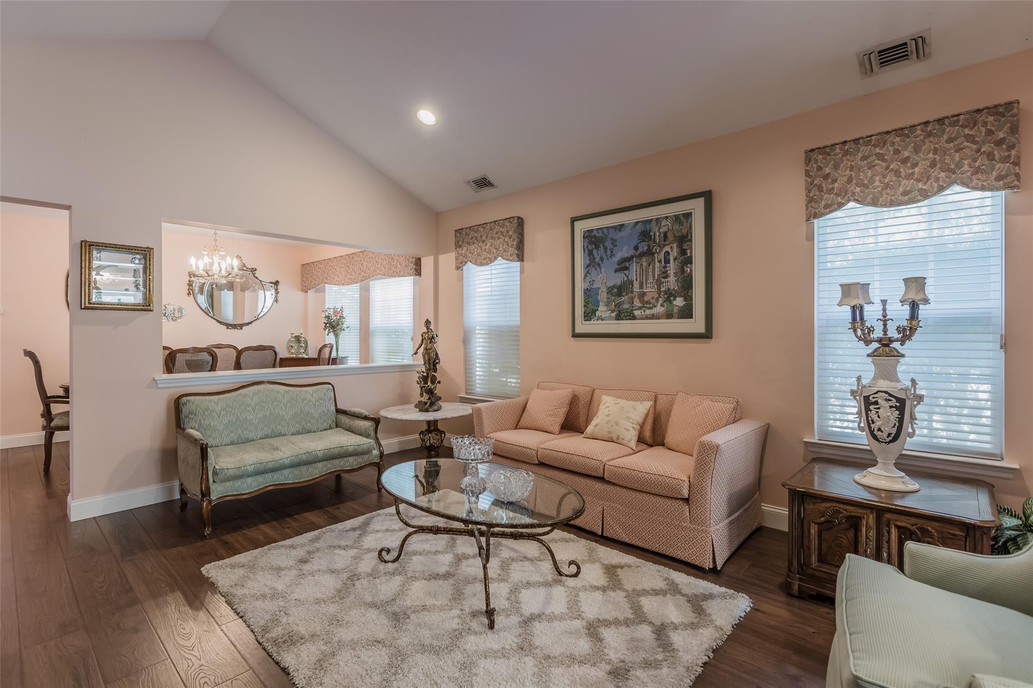 #13 photo, 1 Kate Circle, サフォーク郡 Middle Island , NY 11953