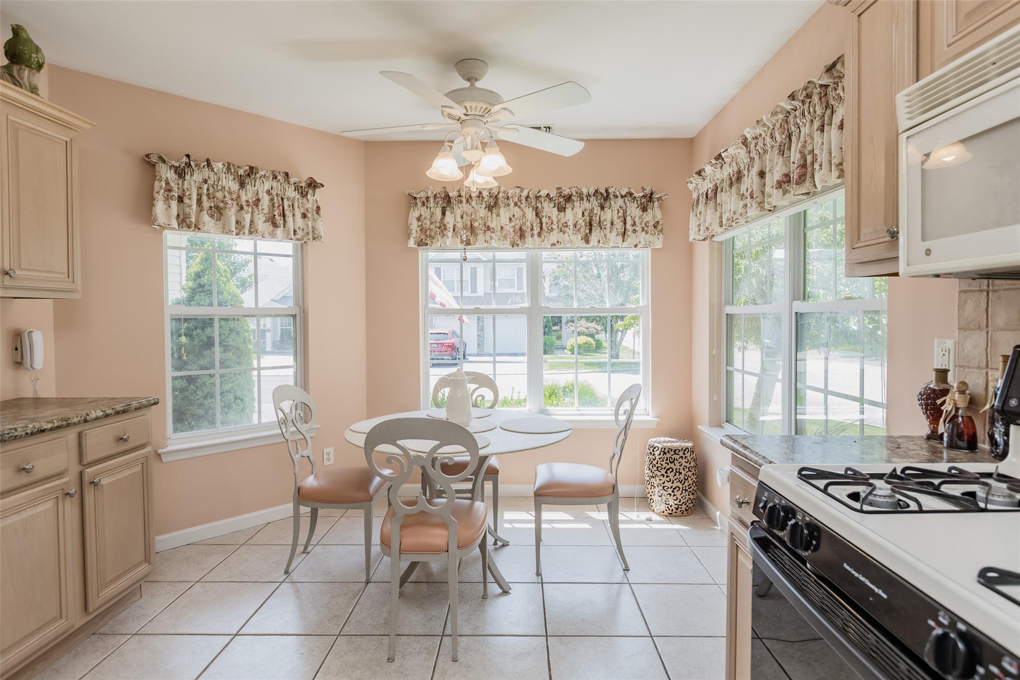 #4 photo, 1 Kate Circle, サフォーク郡 Middle Island , NY 11953