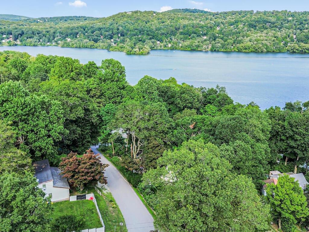 #1 photo, 31 Warren Drive, Patterson , NY 12563