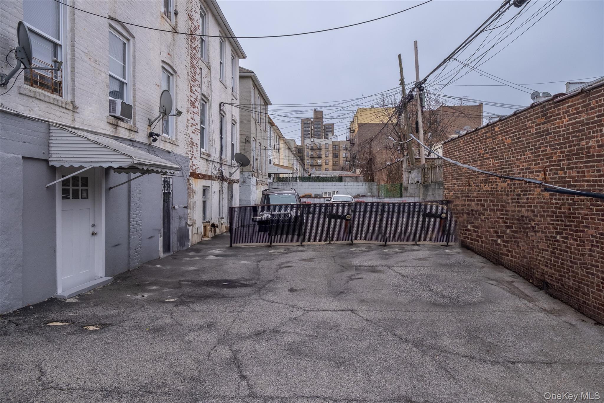 #15 photo, 2541 Holland Avenue, ブロンクス区 Bronx , NY 10467