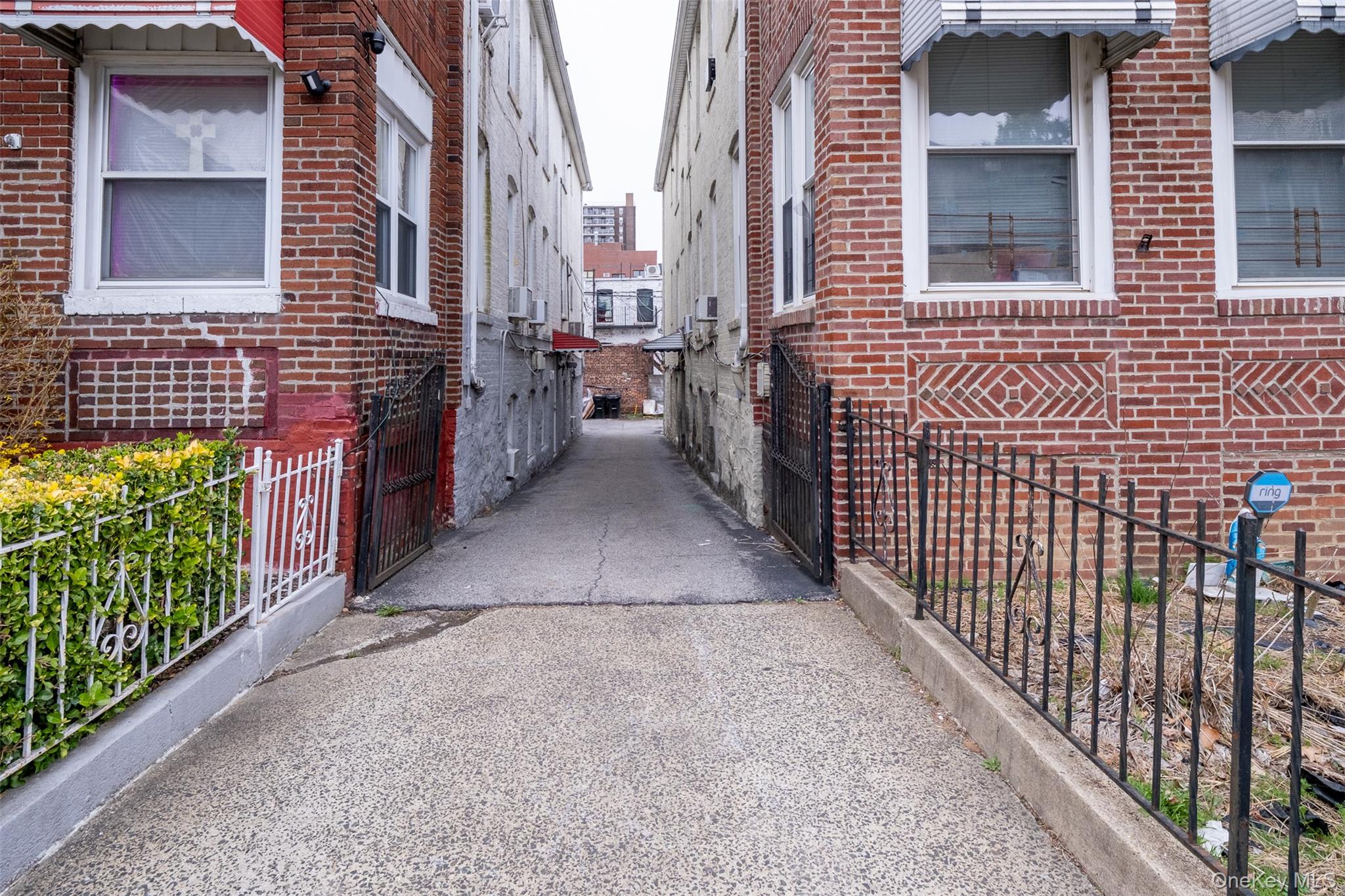 #2 photo, 2541 Holland Avenue, ブロンクス区 Bronx , NY 10467