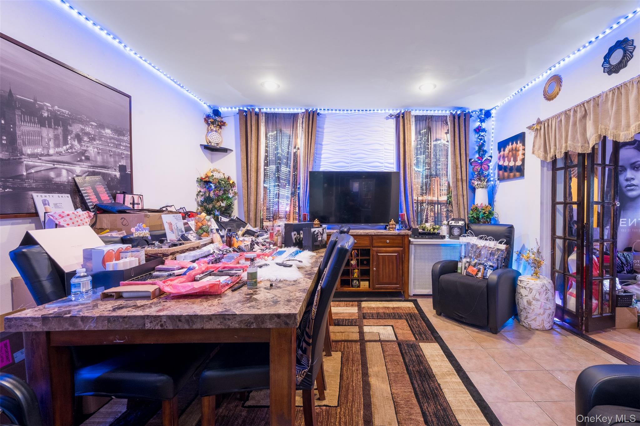 #3 photo, 2541 Holland Avenue, ブロンクス区 Bronx , NY 10467