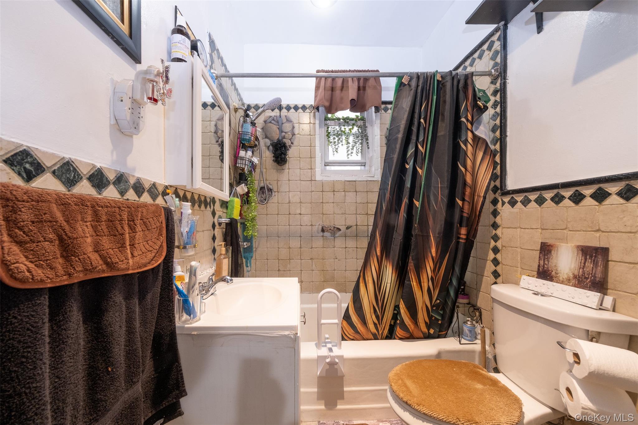 #7 photo, 2541 Holland Avenue, ブロンクス区 Bronx , NY 10467