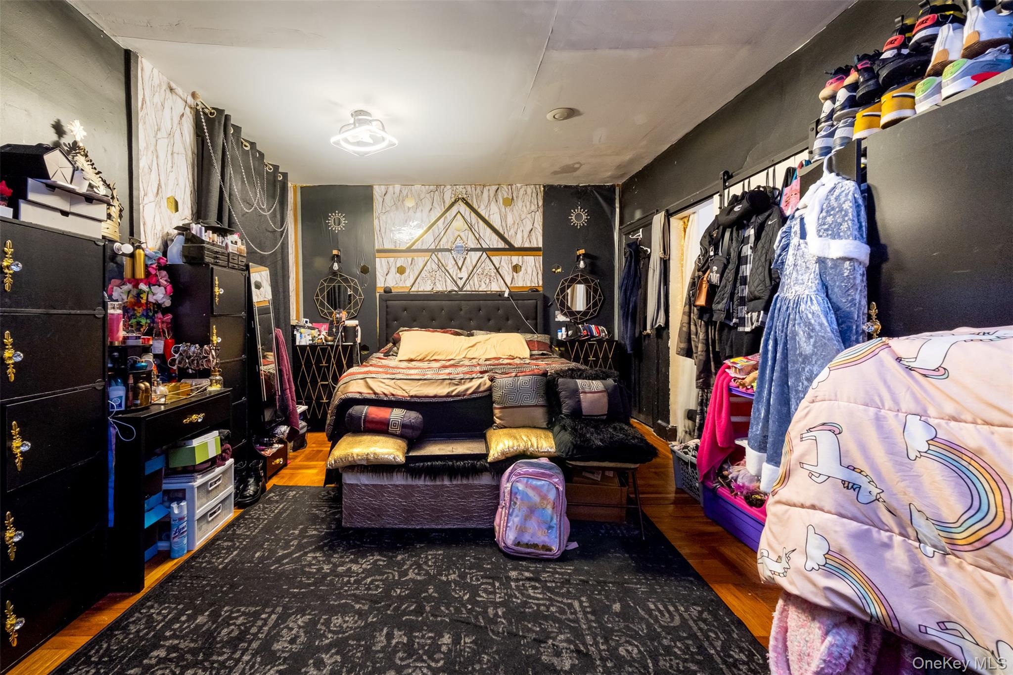 #8 photo, 2541 Holland Avenue, ブロンクス区 Bronx , NY 10467