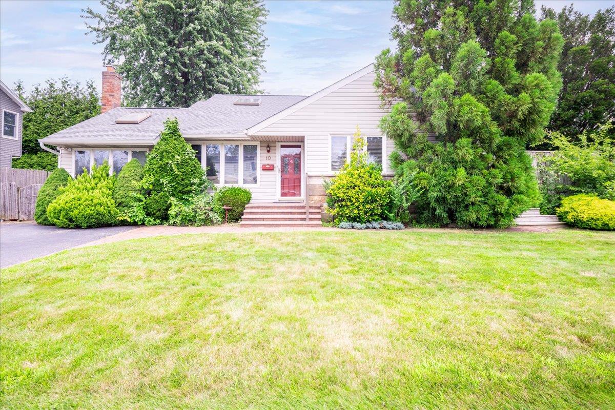 #1 photo, 10 Seneca Drive, Massapequa , NY 11758