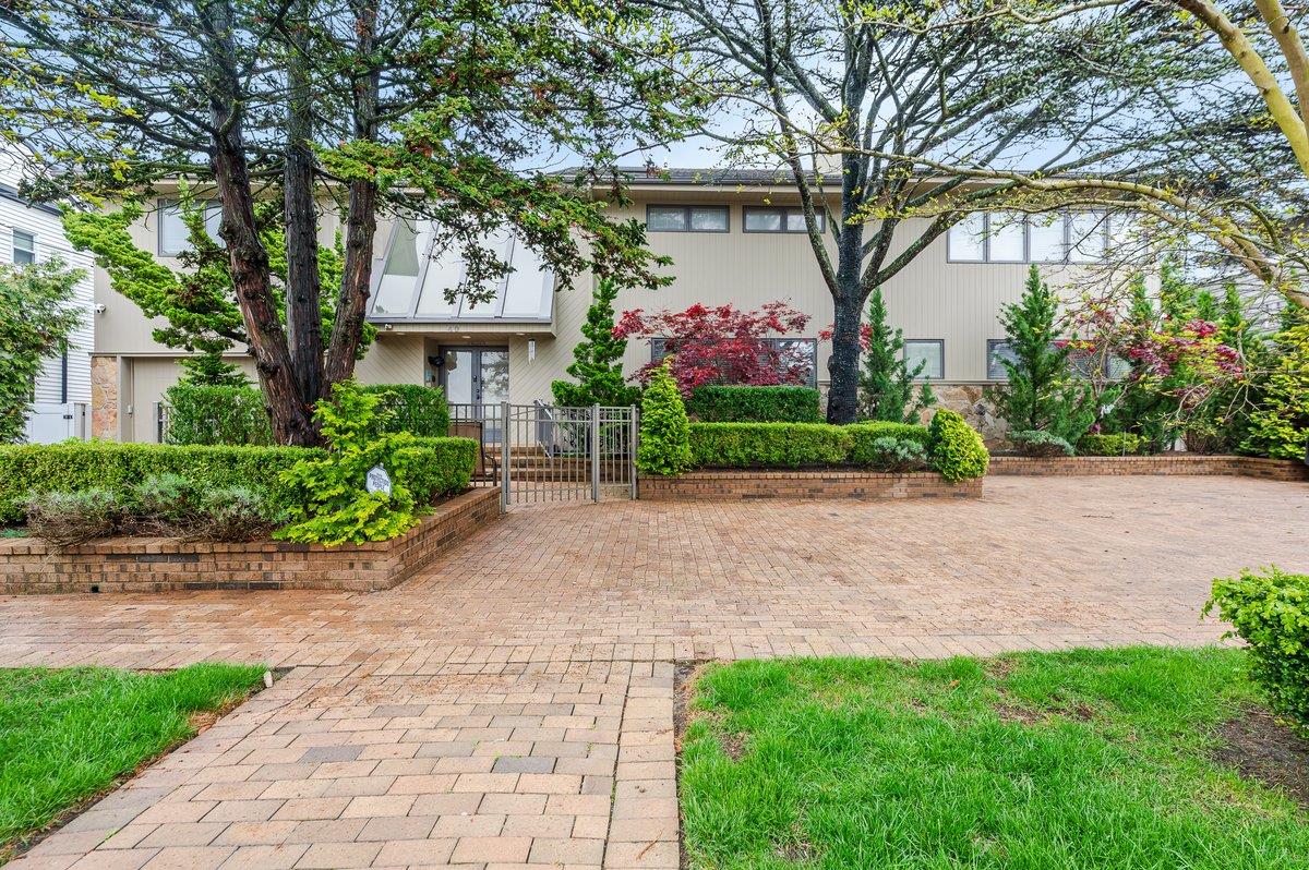 #1 photo, 40 Cayuga Avenue, Atlantic Beach , NY 11509