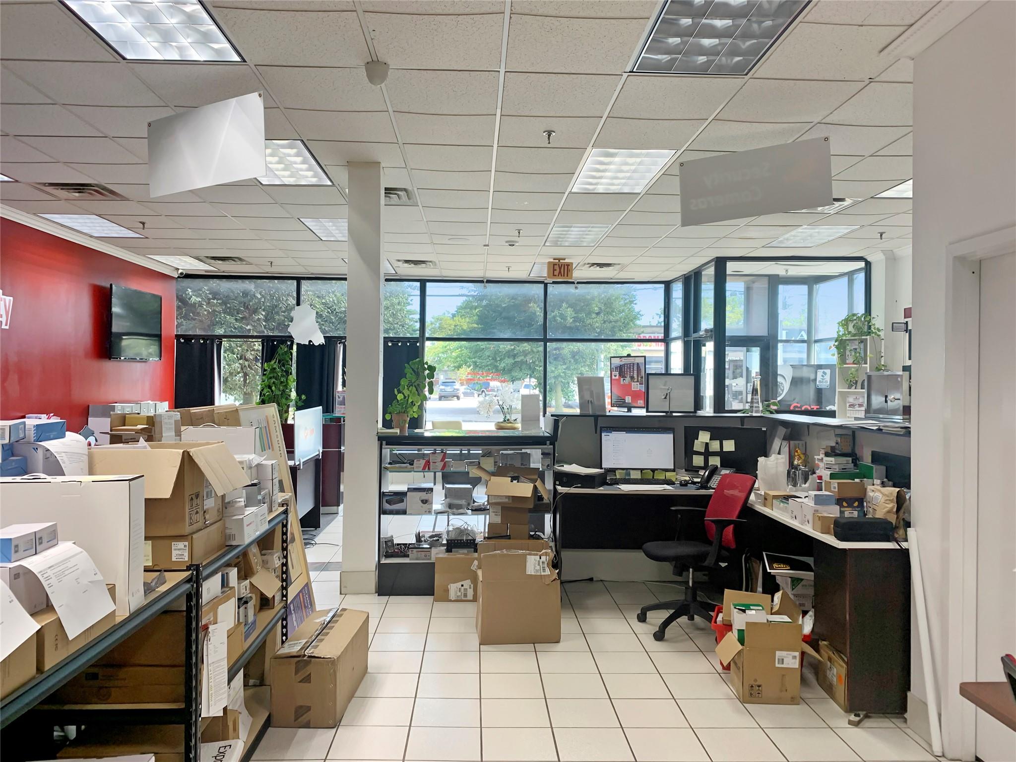 #3 photo, 188-206 Hempstead Turnpike, ナッソー郡 West Hempstead , NY 11552