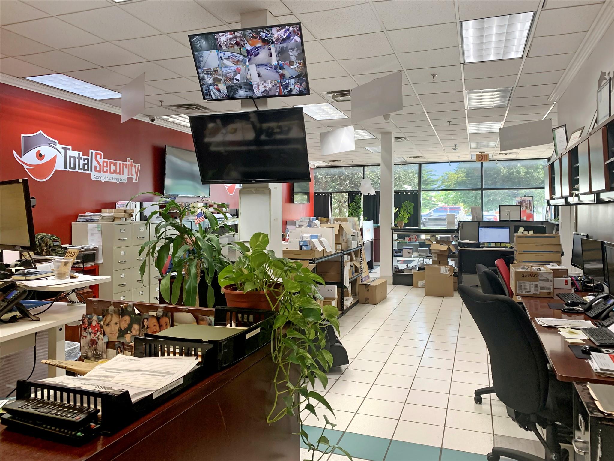 #4 photo, 188-206 Hempstead Turnpike, ナッソー郡 West Hempstead , NY 11552