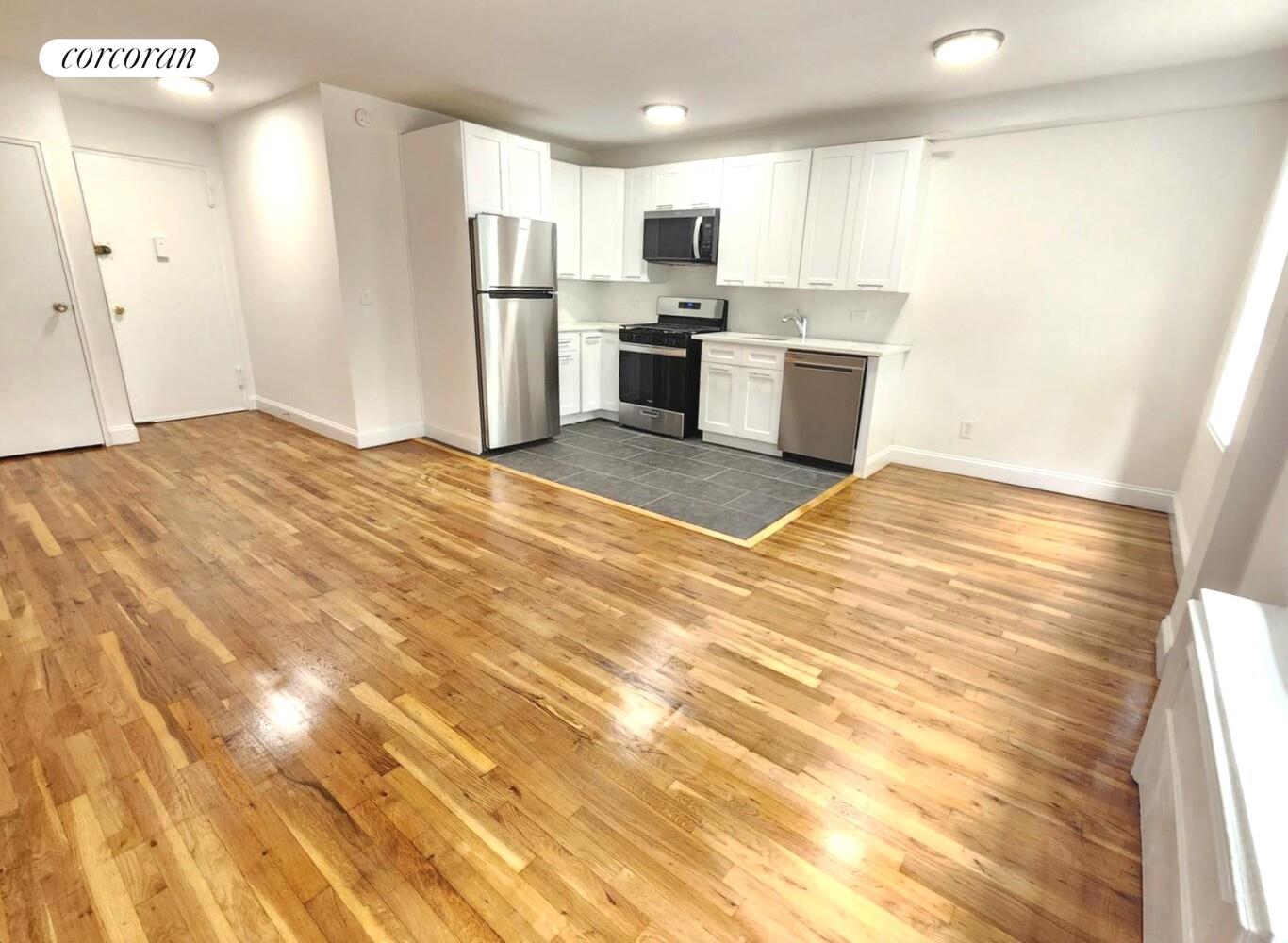 #1 photo, 1725 EDISON Avenue, برونكس Pelham Bay , NY 10461