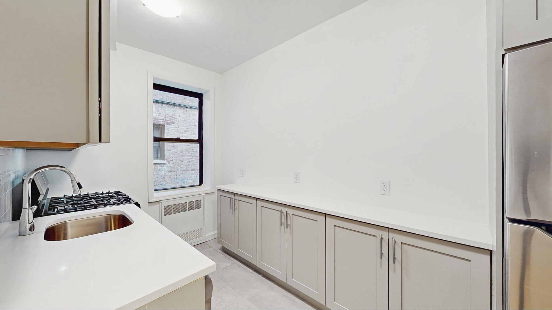 #1 photo, 811 CORTELYOU Road, 肯辛頓 Kensington , NY 11218