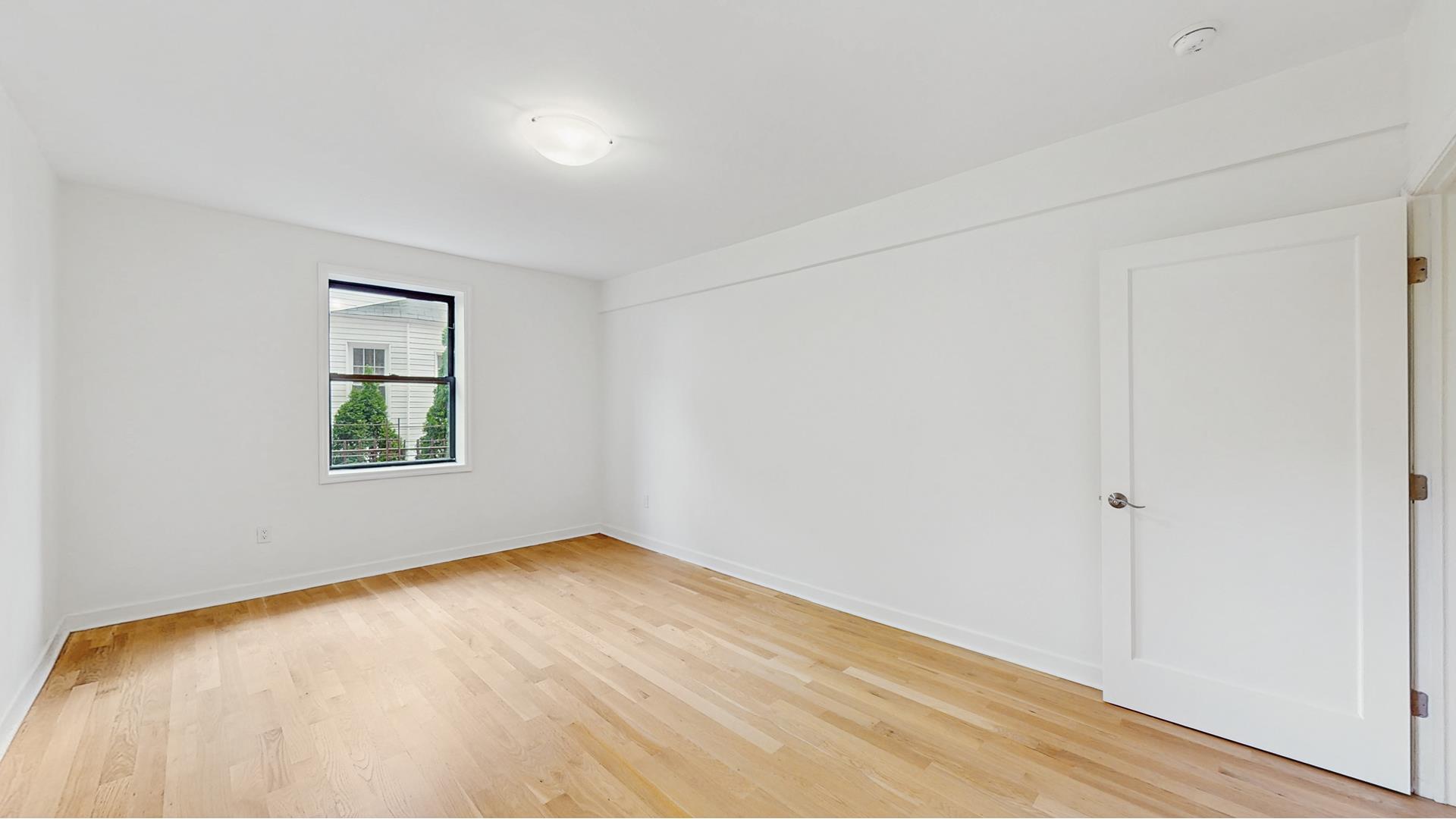 #12 photo, 811 CORTELYOU Road, ブルックリン区 Kensington , NY 11218