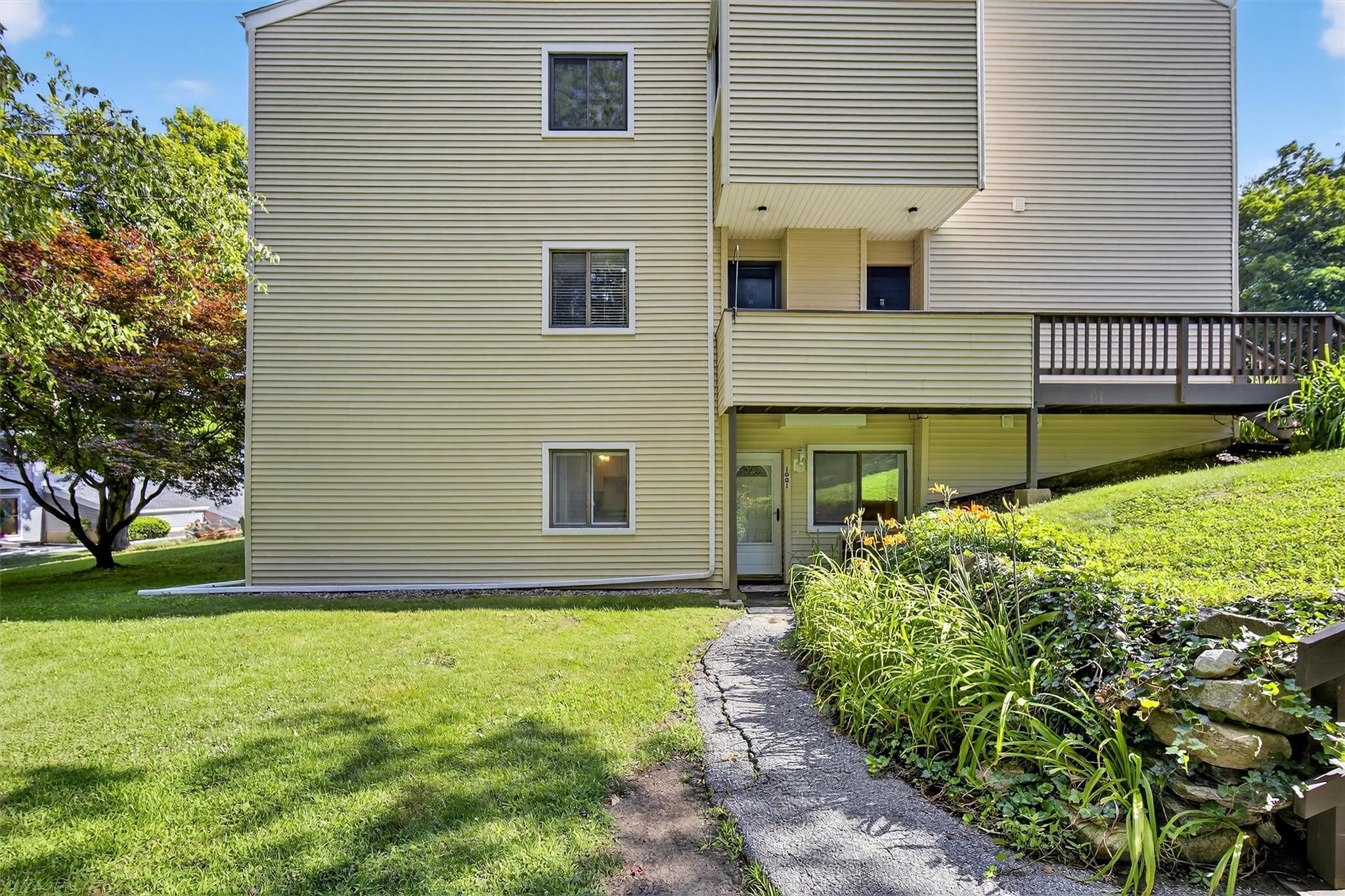 #1 photo, 1001 Village Drive, Brewster , NY 10509