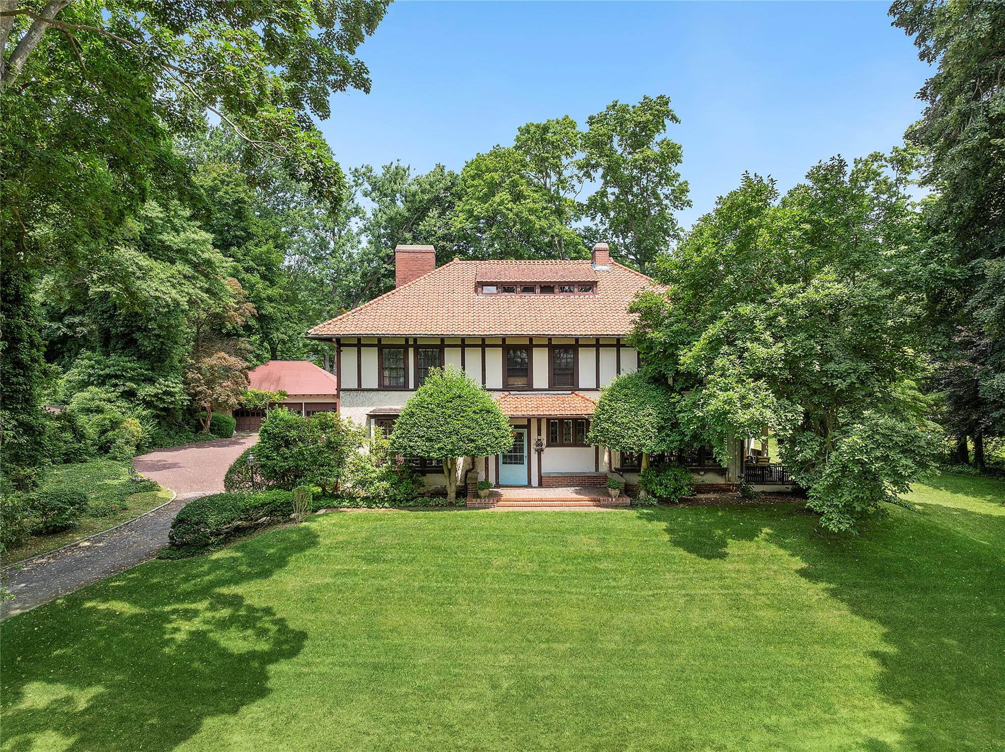 #1 photo, 7 Edgehill Road, Glen Cove , NY 11542
