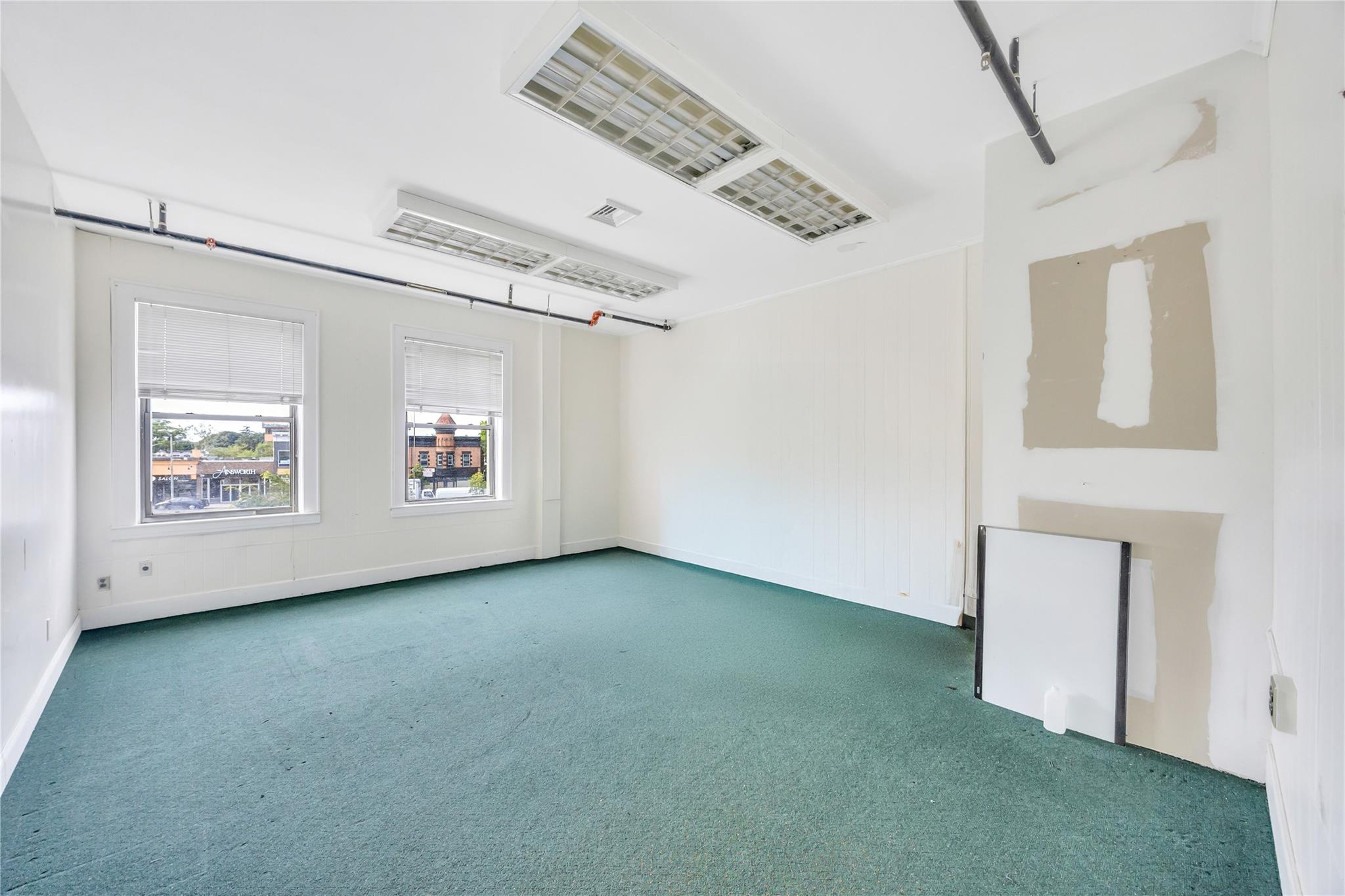 #19 photo, 184 Sunrise Highway, ナッソー郡 Rockville Centre , NY 11570