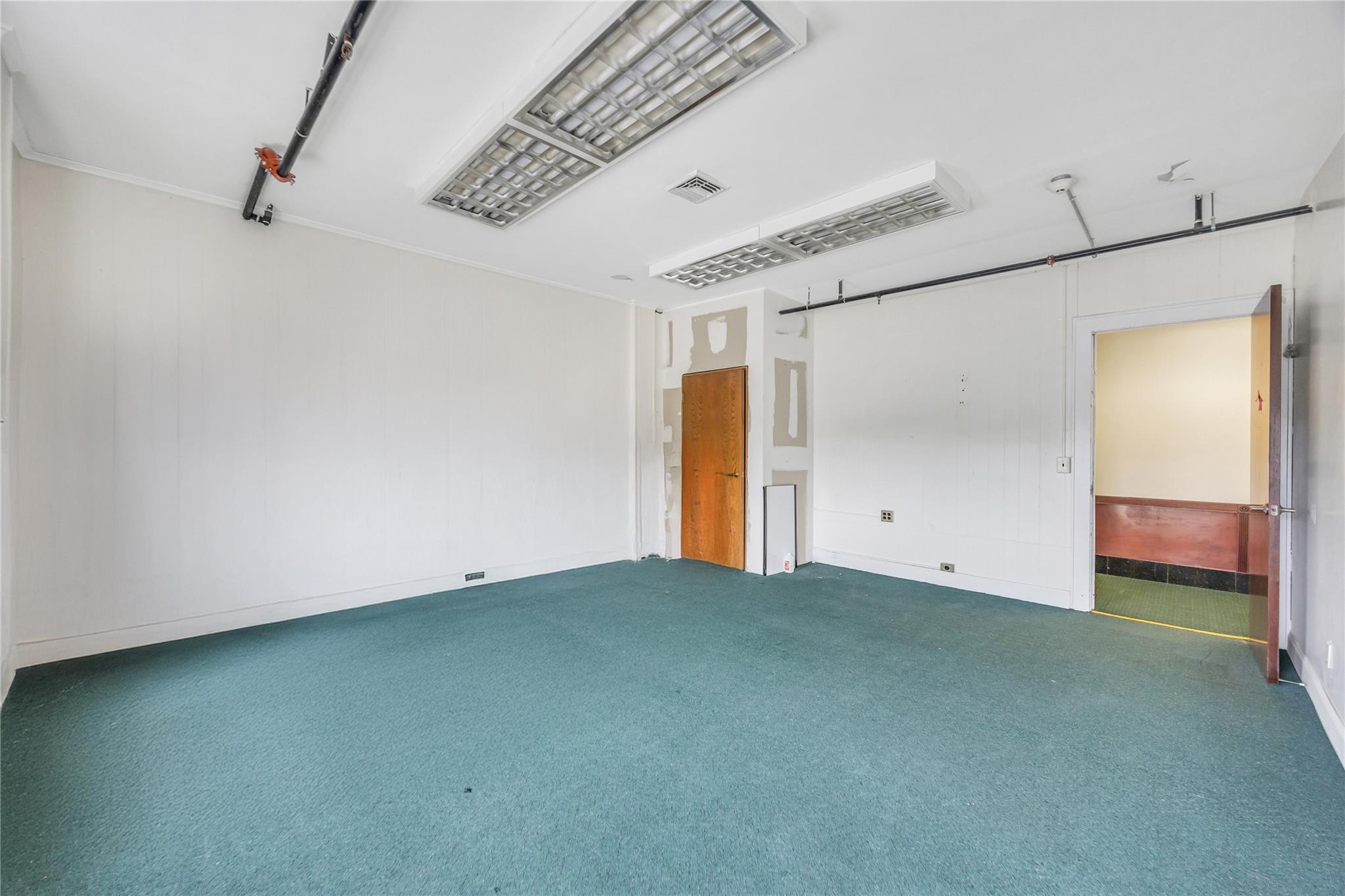 #20 photo, 184 Sunrise Highway, ナッソー郡 Rockville Centre , NY 11570