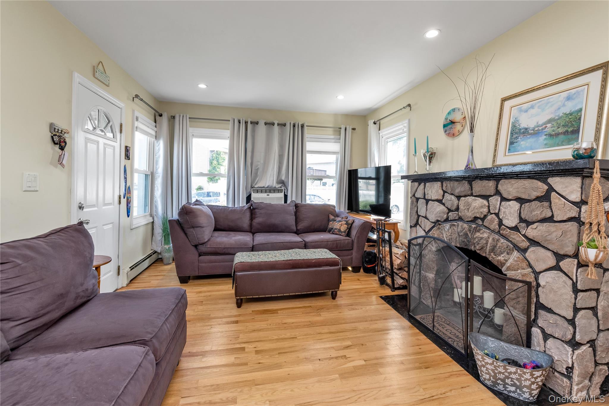 #4 photo, 9 Hamilton Avenue, Island Park , NY 11558