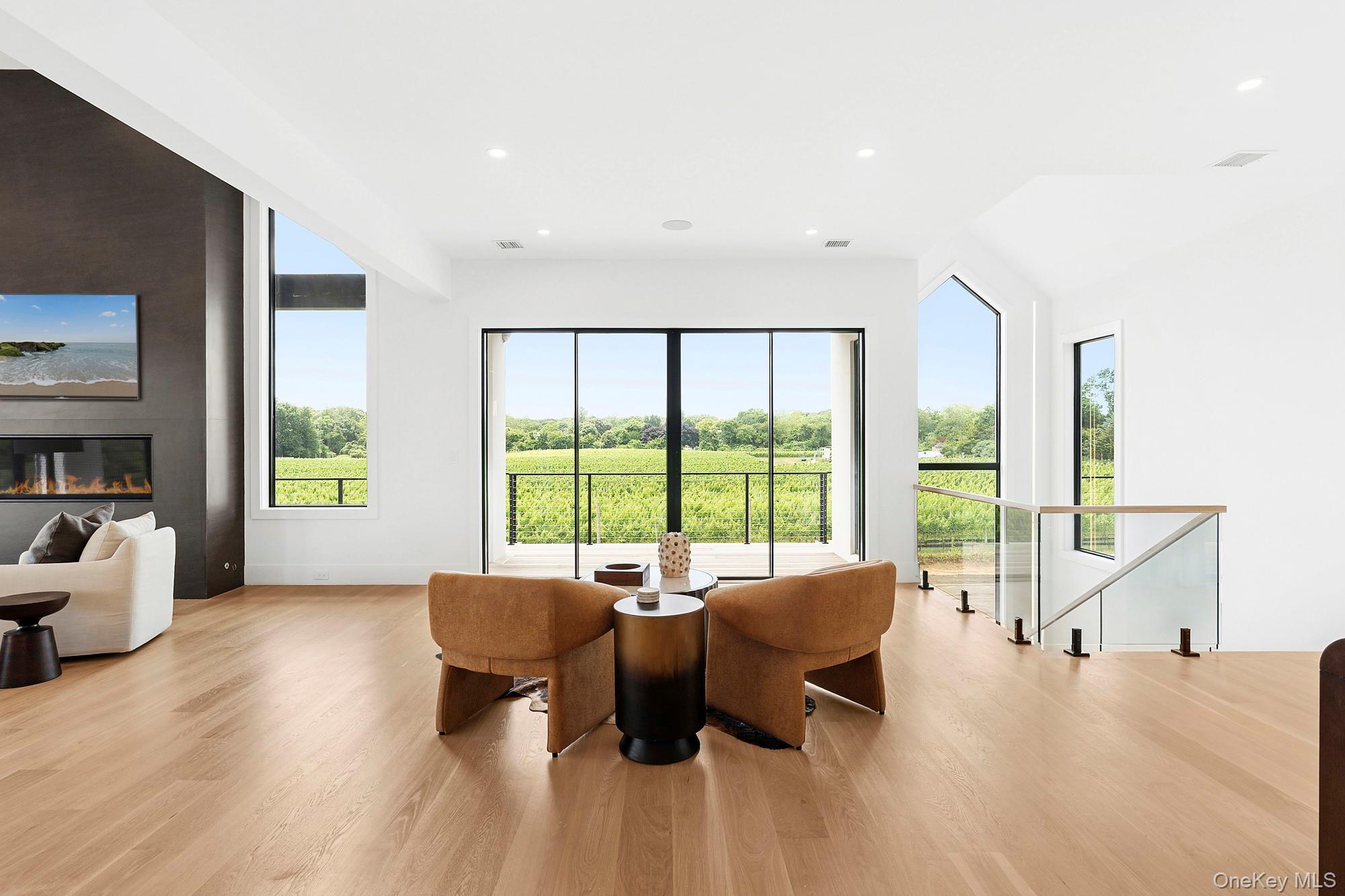 #8 photo, 19620 Soundview Avenue, サフォーク郡 Southold , NY 11971