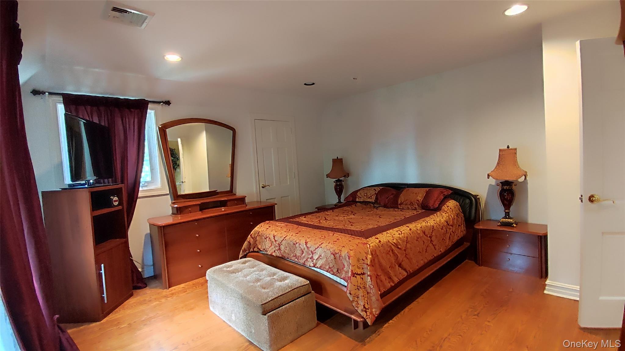 #12 photo, 8177 Utopia Pkwy, クイーンズ区 Jamaica Estates , NY 11432