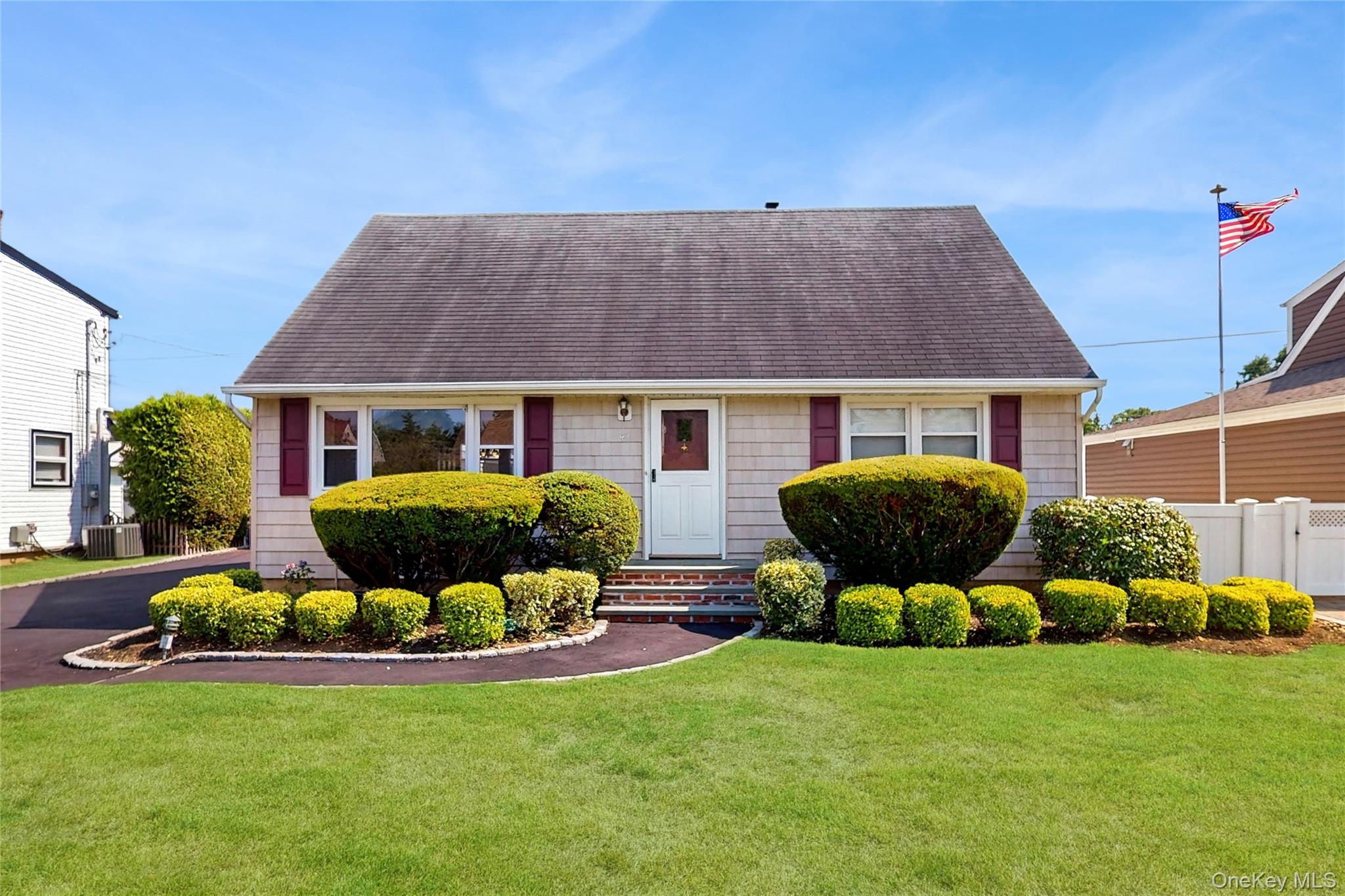 #1 photo, 42 Plainfield Road, ナッソー郡 Albertson , NY 11507