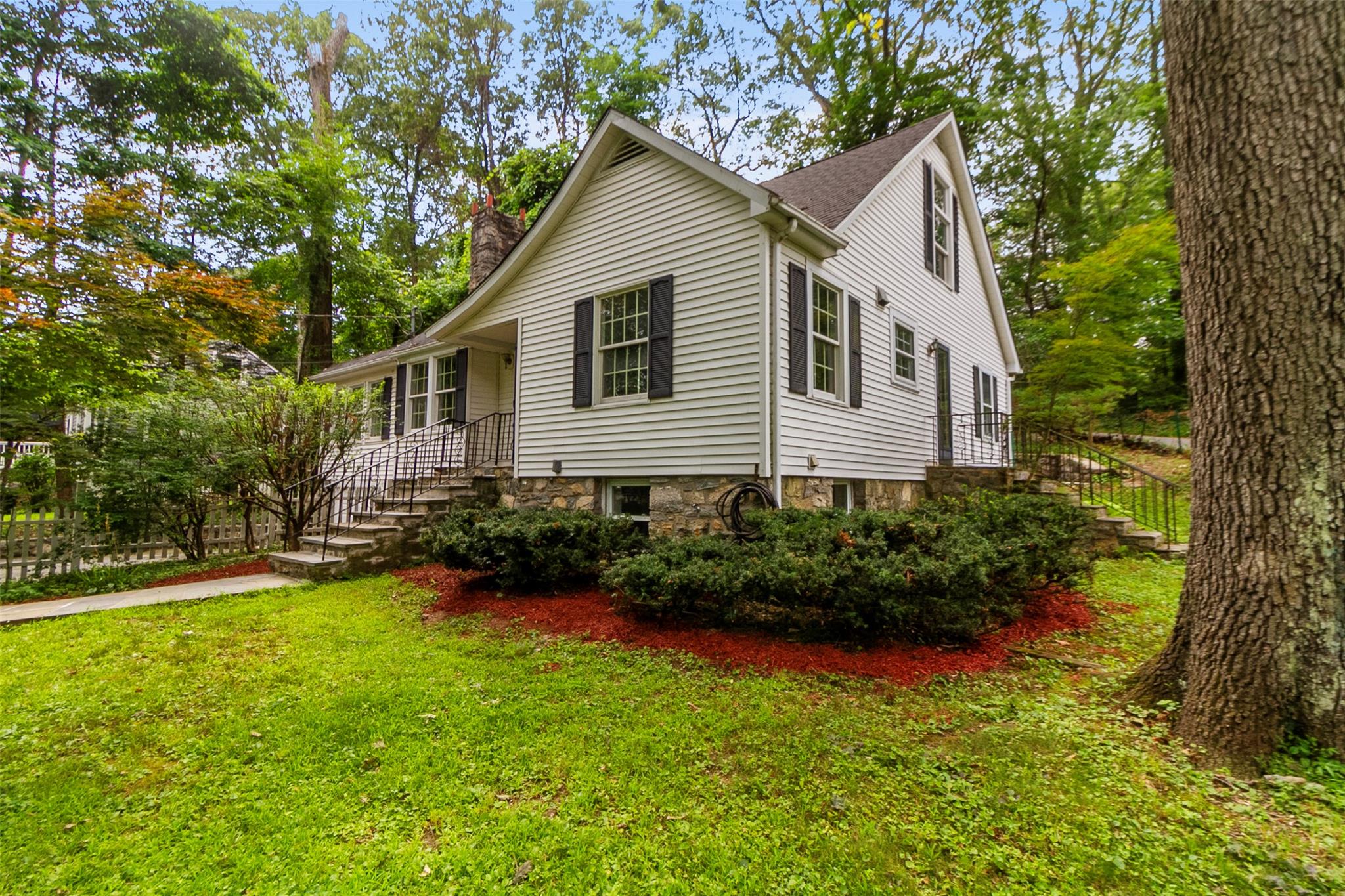 #1 photo, 93 Vista Terrace, Mahopac , NY 10541