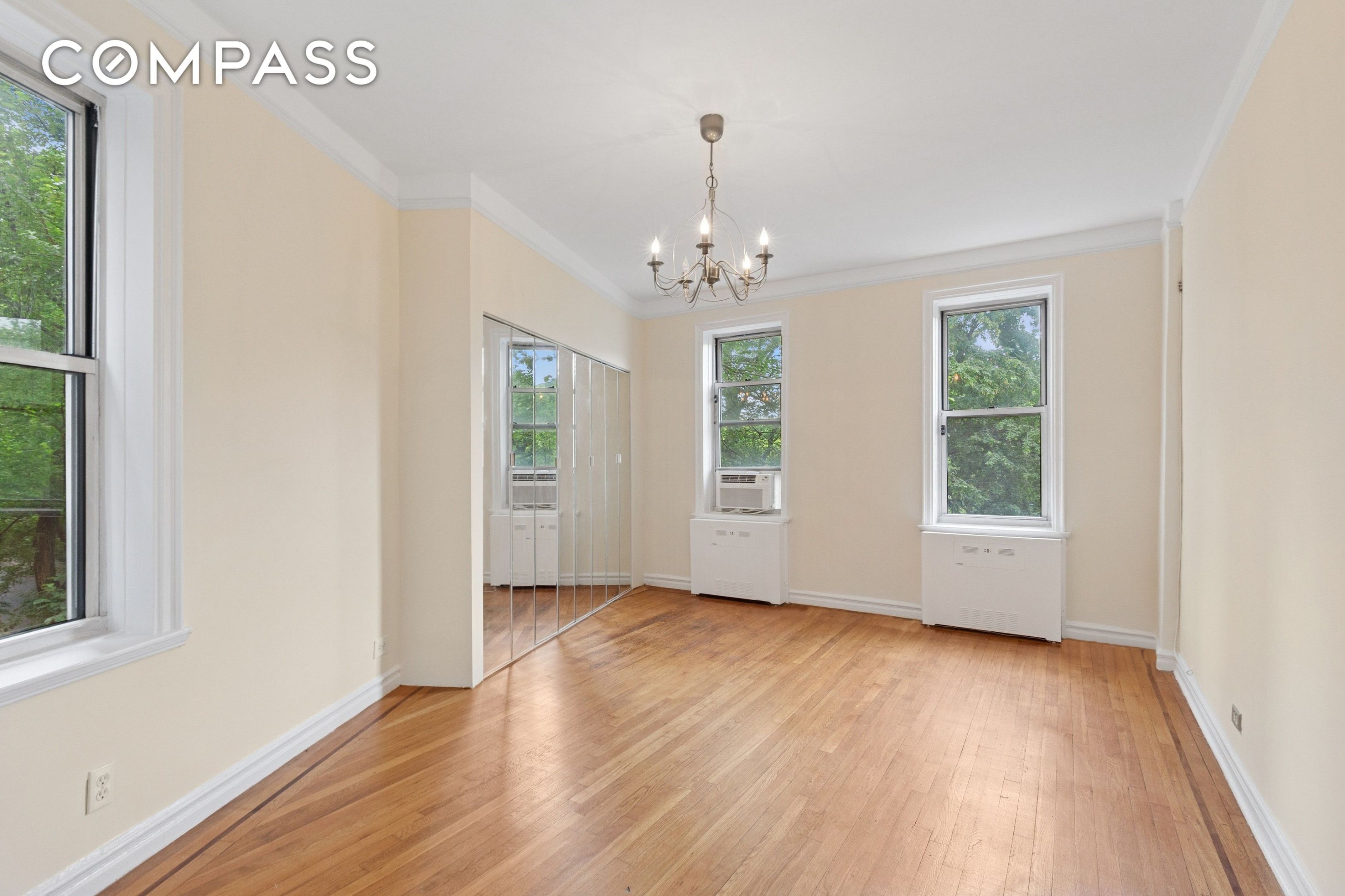 #10 photo, 585 W 214th Street, マンハッタン Inwood , NY 10034