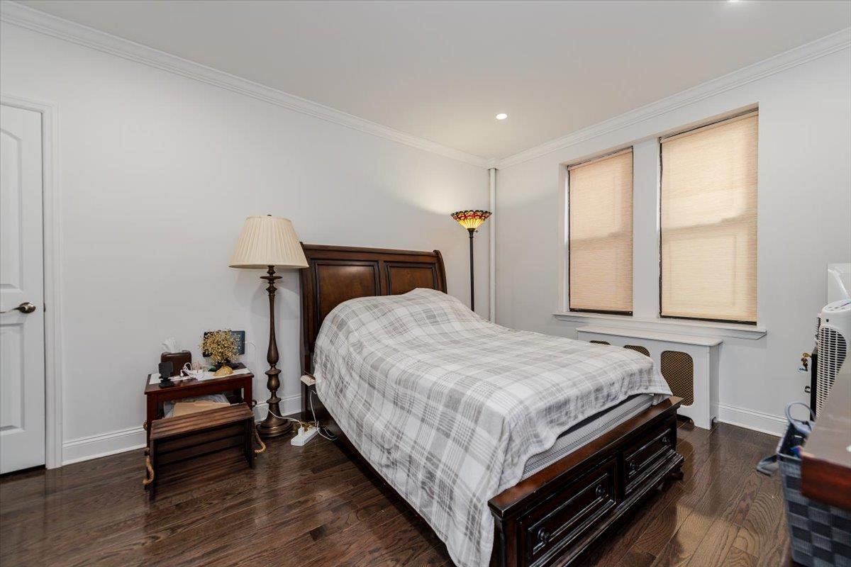 #8 photo, 37-21 80th Street, クイーンズ区 Jackson Heights , NY 11372