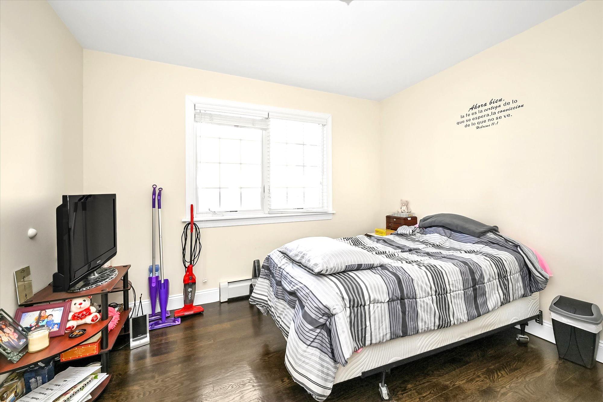 #6 photo, 58-30 254th Street, 뉴욕퀸즈 Little Neck , NY 11362